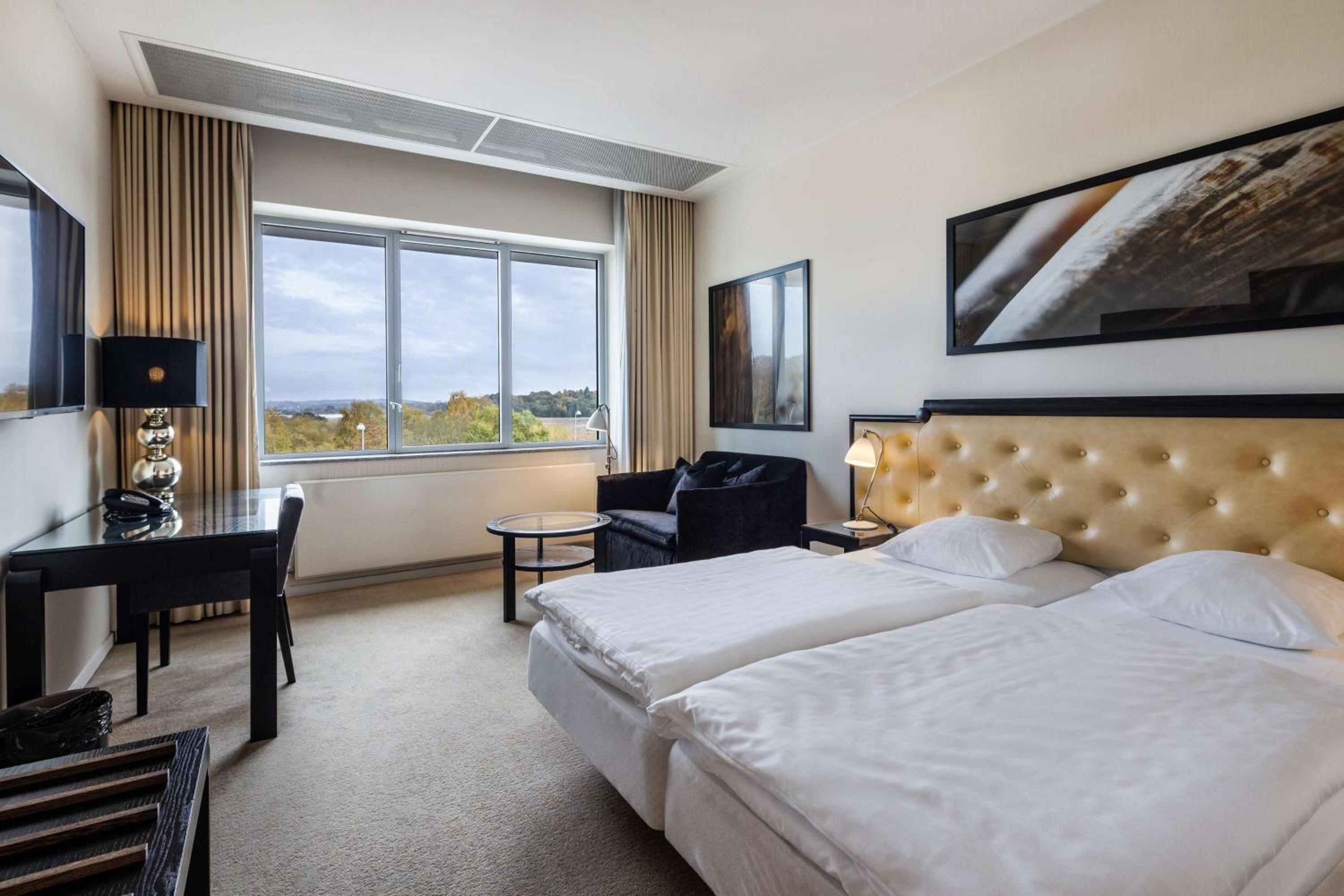 Standard Twin Room - Photo 1