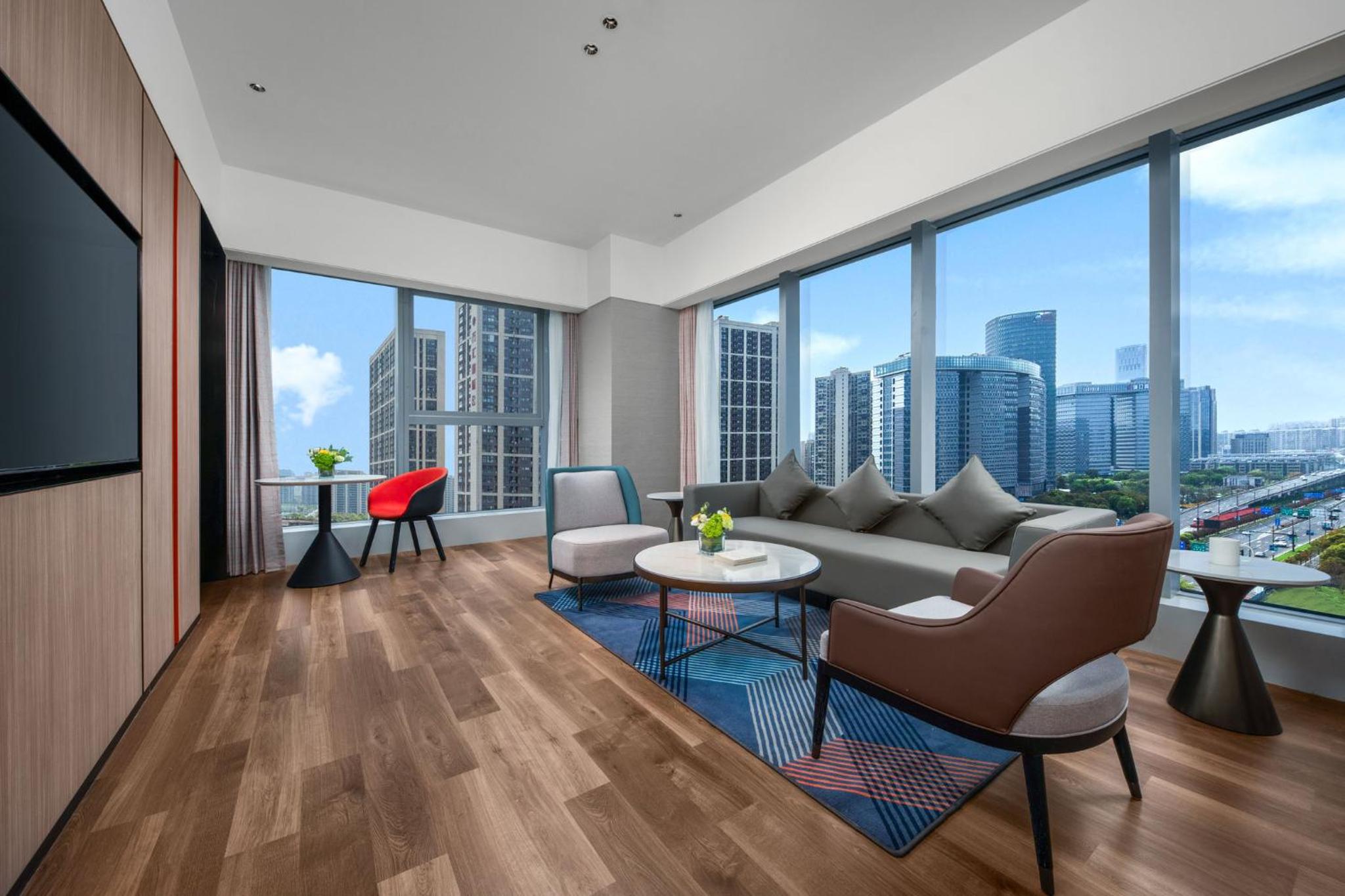 One-Bedroom King Suite with Bath