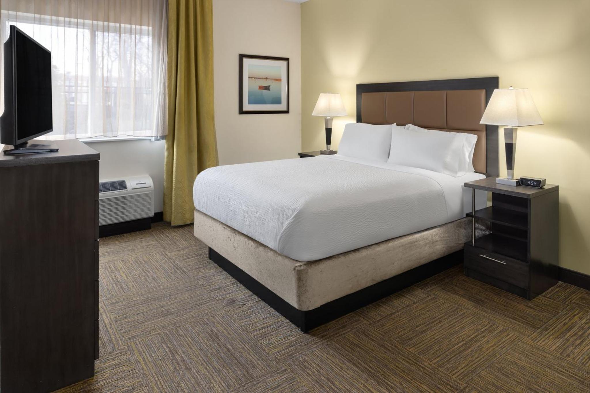 One-Bedroom Suite with Sofa Bed photo 1