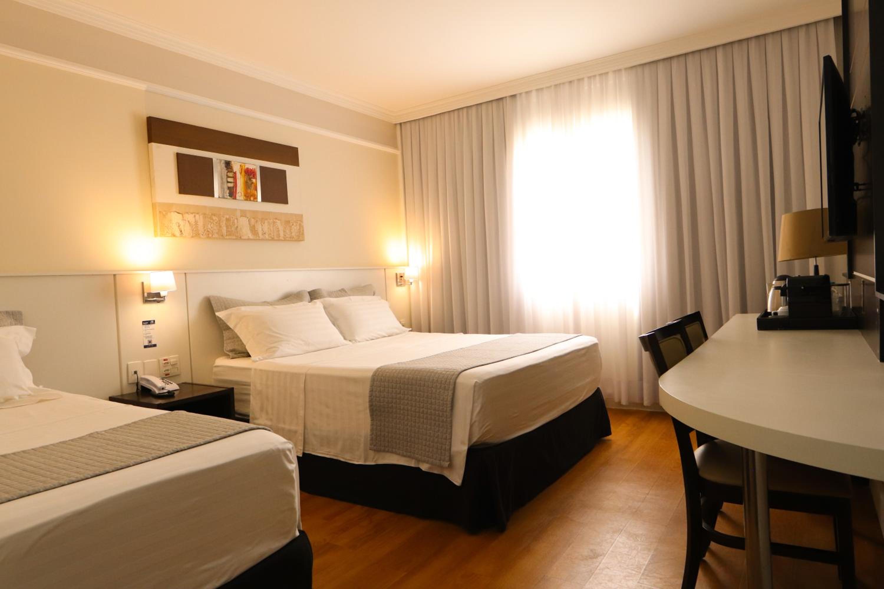 Deluxe Suite With Queen Bed