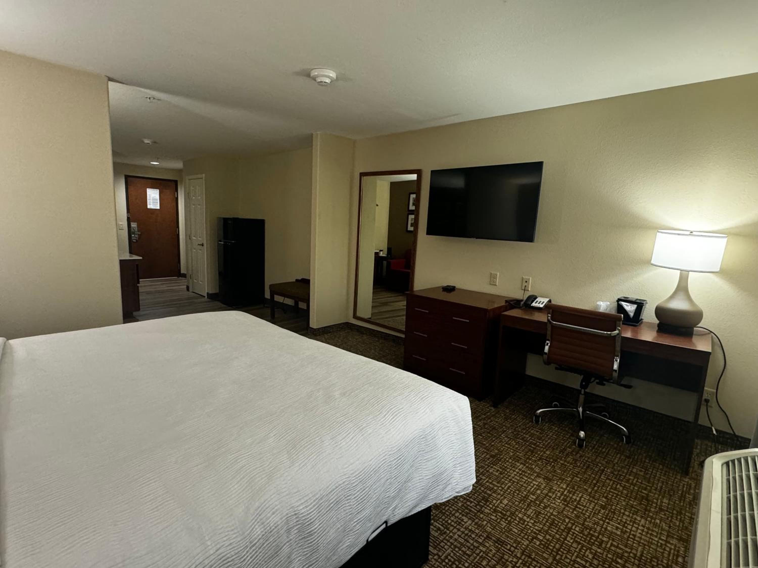 King Suite With Kitchenette - Non-Smoking photo 1