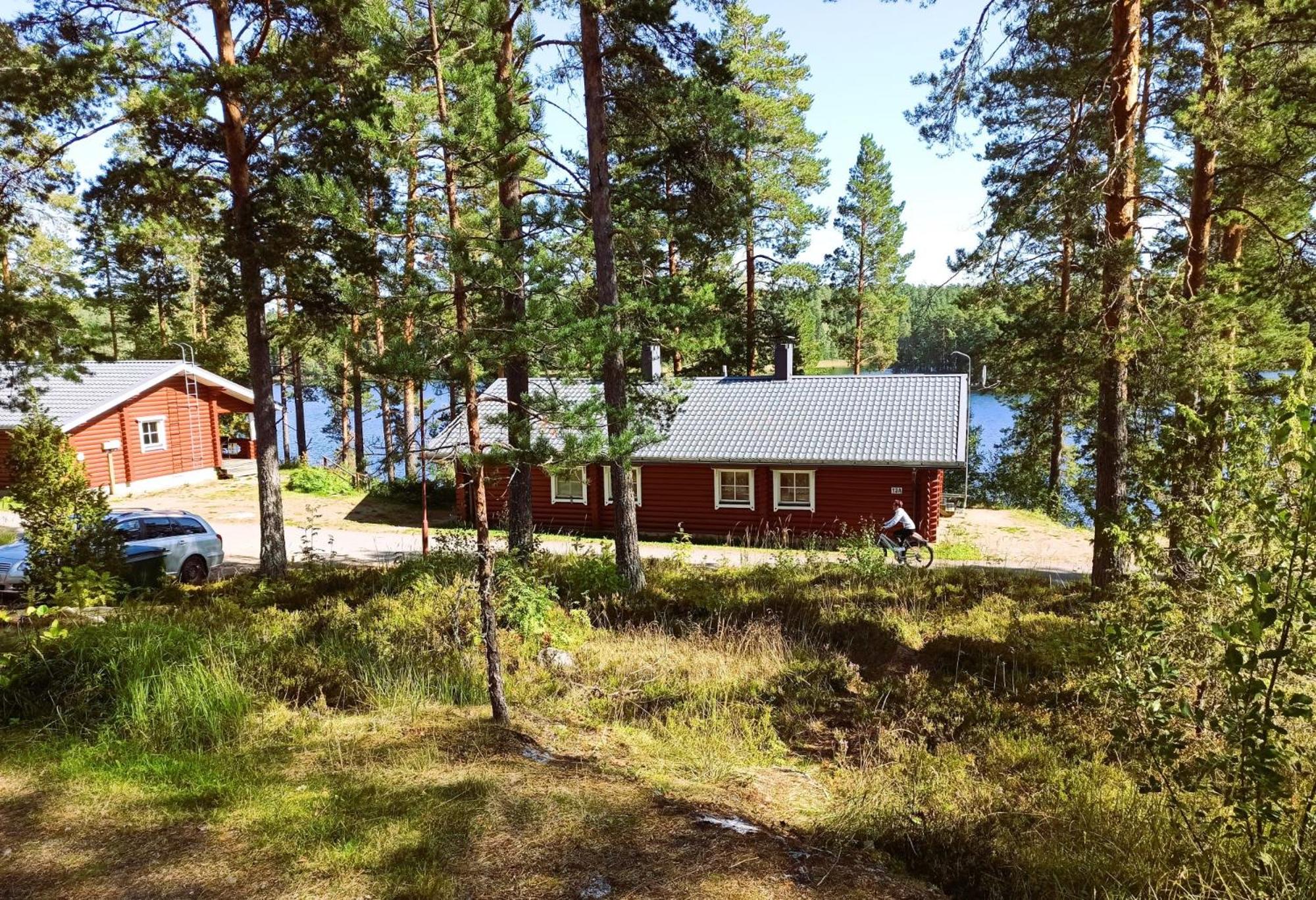 Two-Bedroom House - Photo 2