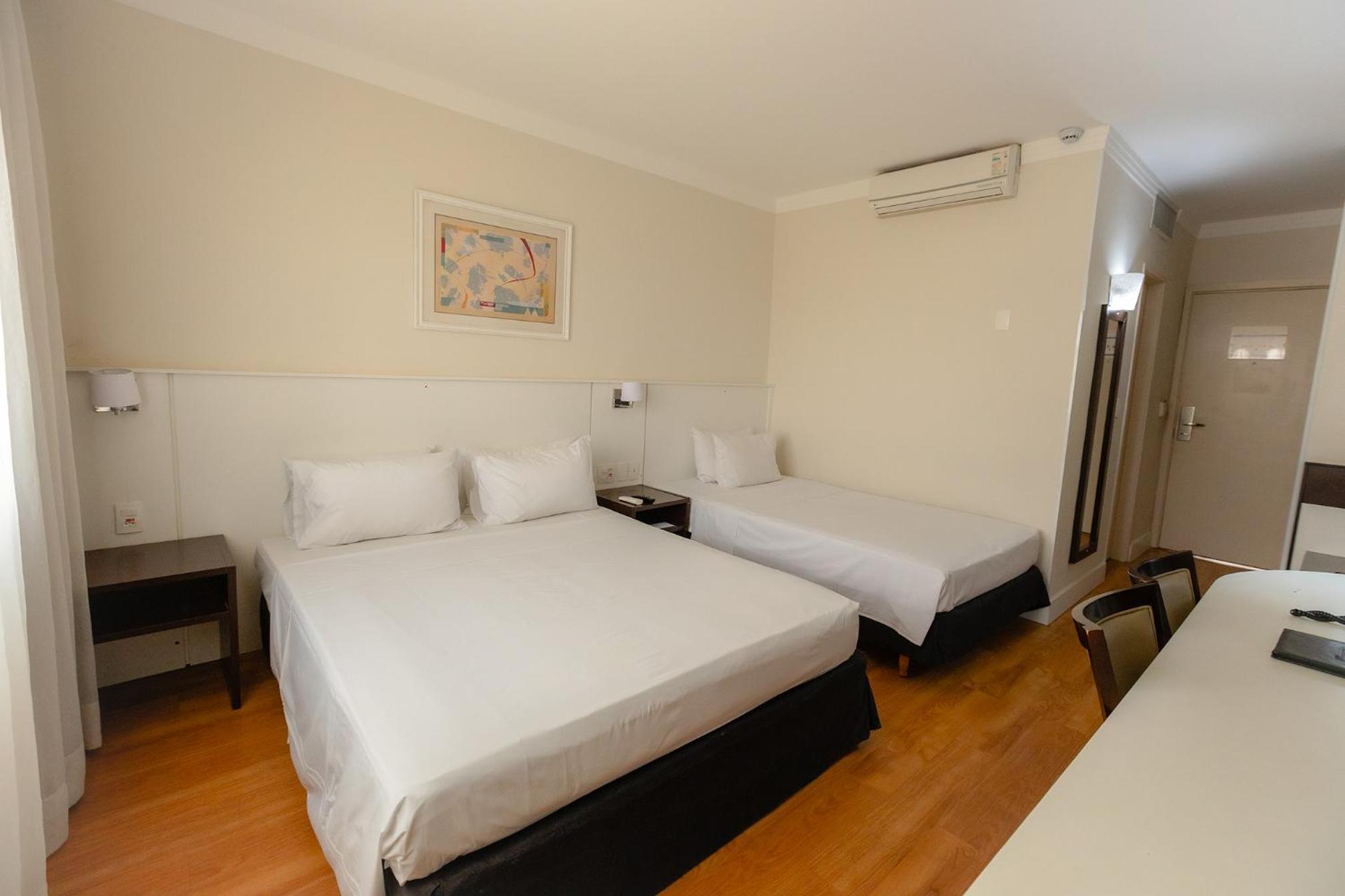 Superior Room With Queen Bed