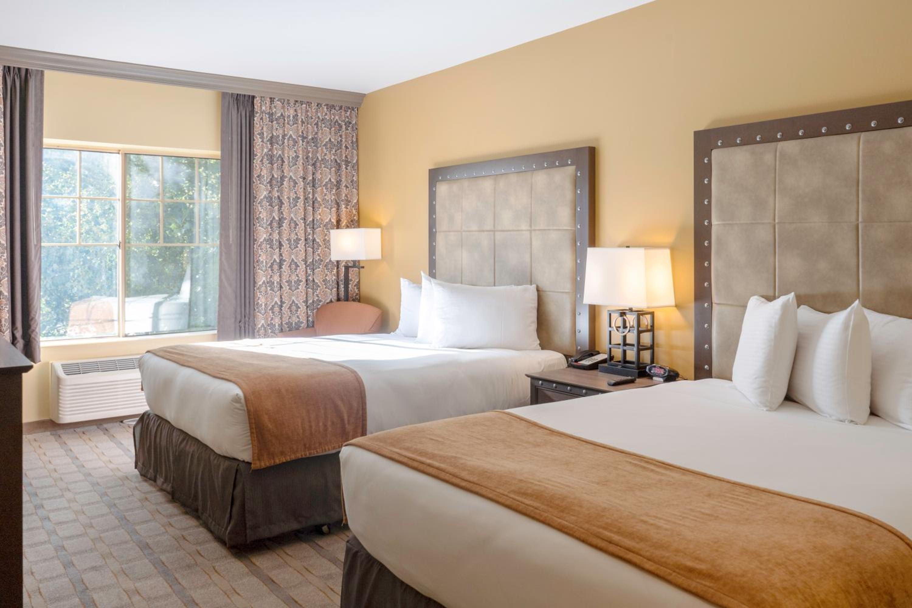 Deluxe Room, 2 Queen Beds photo 1