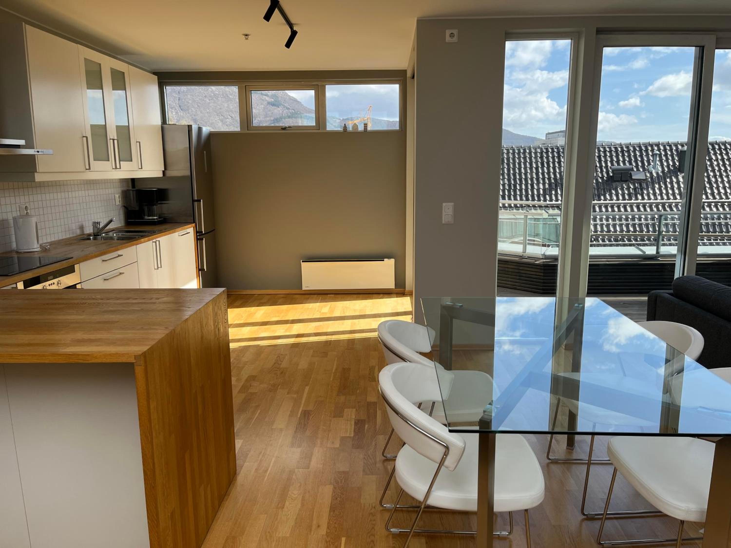 Two-Bedroom Apartment with Balcony photo 3