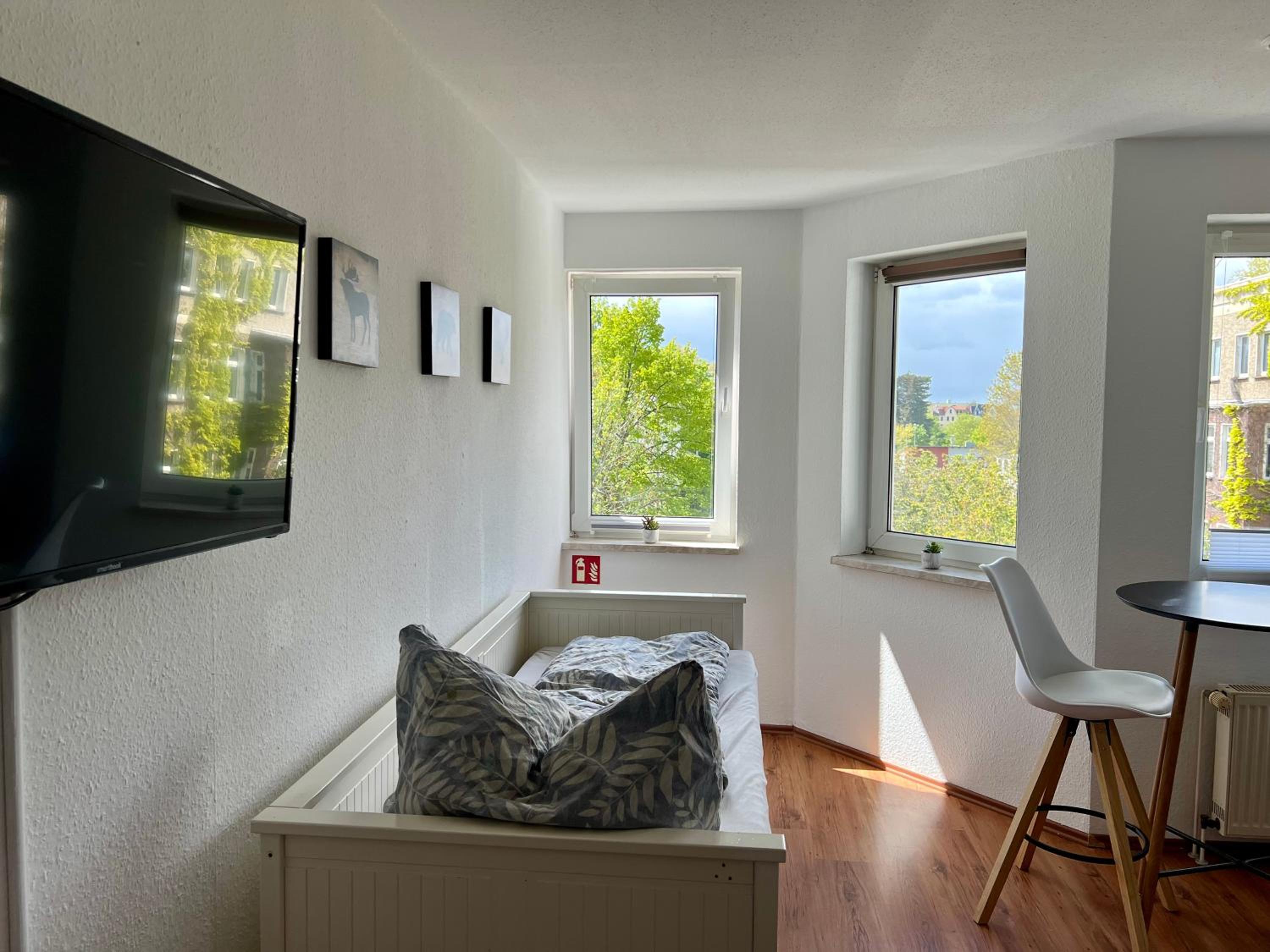 One-Bedroom Apartment photo 1