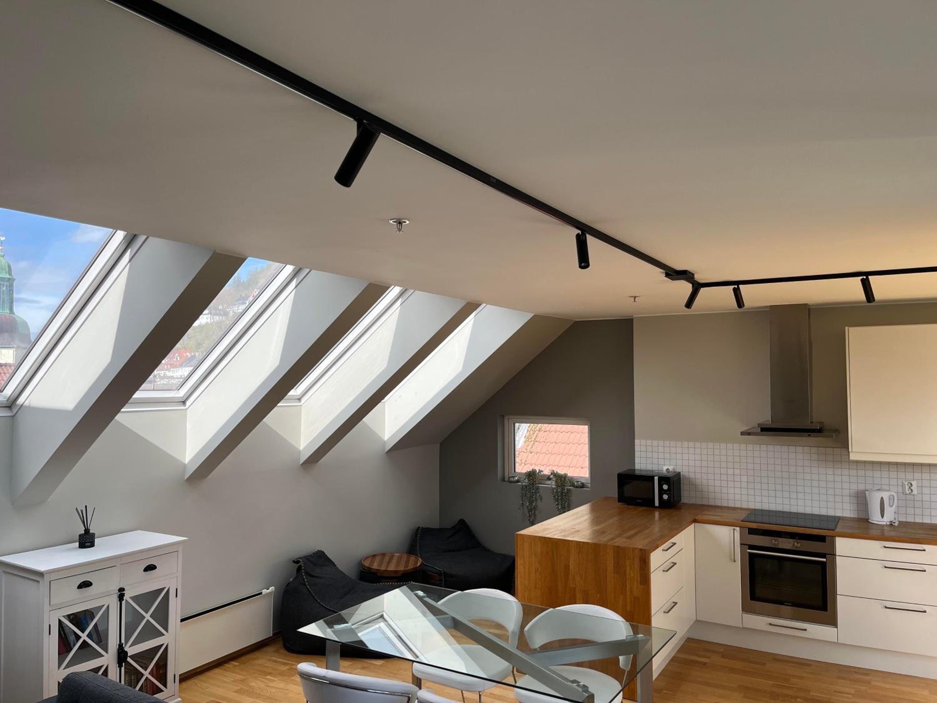 Two-Bedroom Apartment with Balcony photo 2