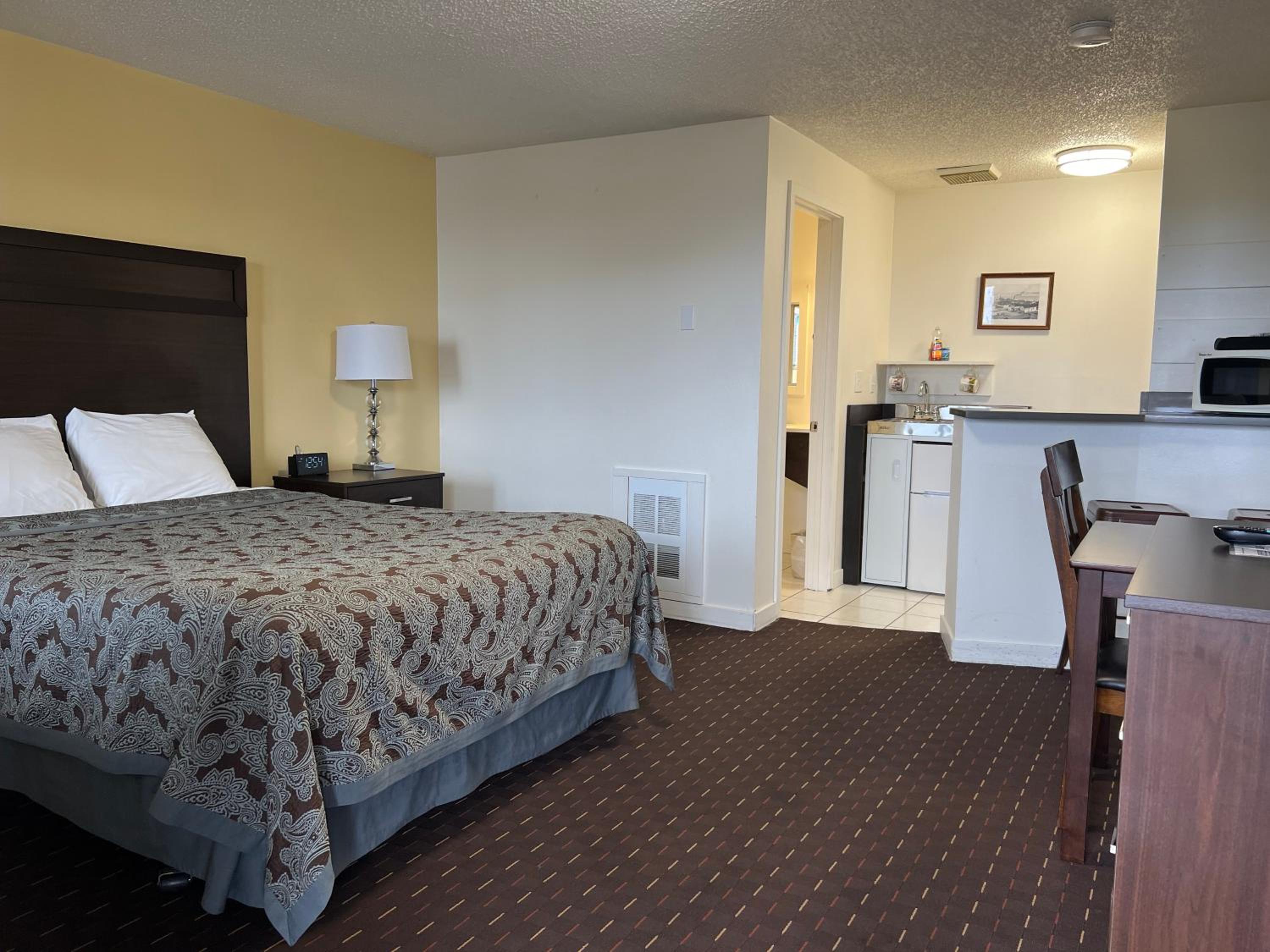 Queen Room photo 3
