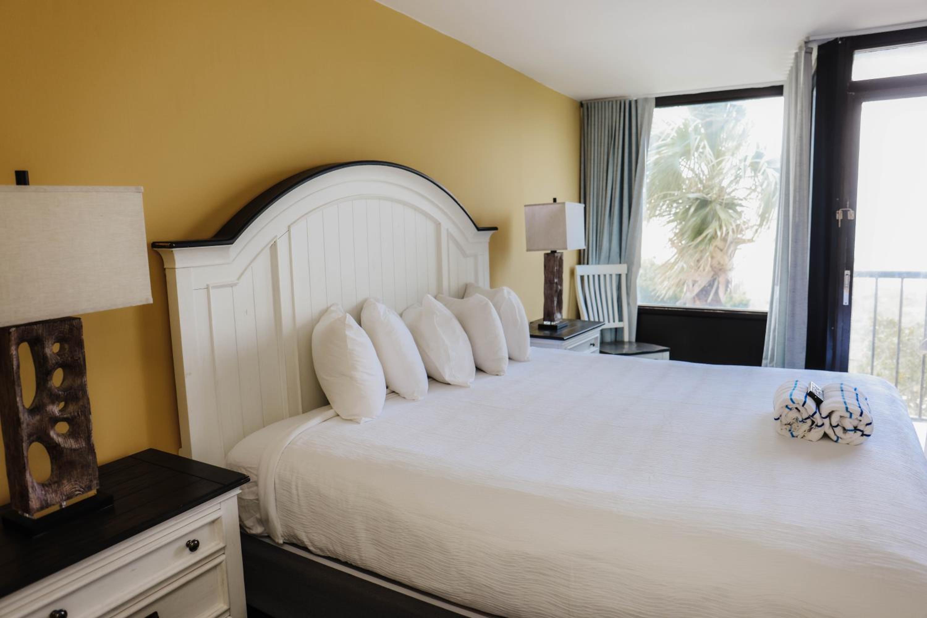 Two-Bedroom Suite with Two Queen Beds - Oceanfront/Non-Smoking