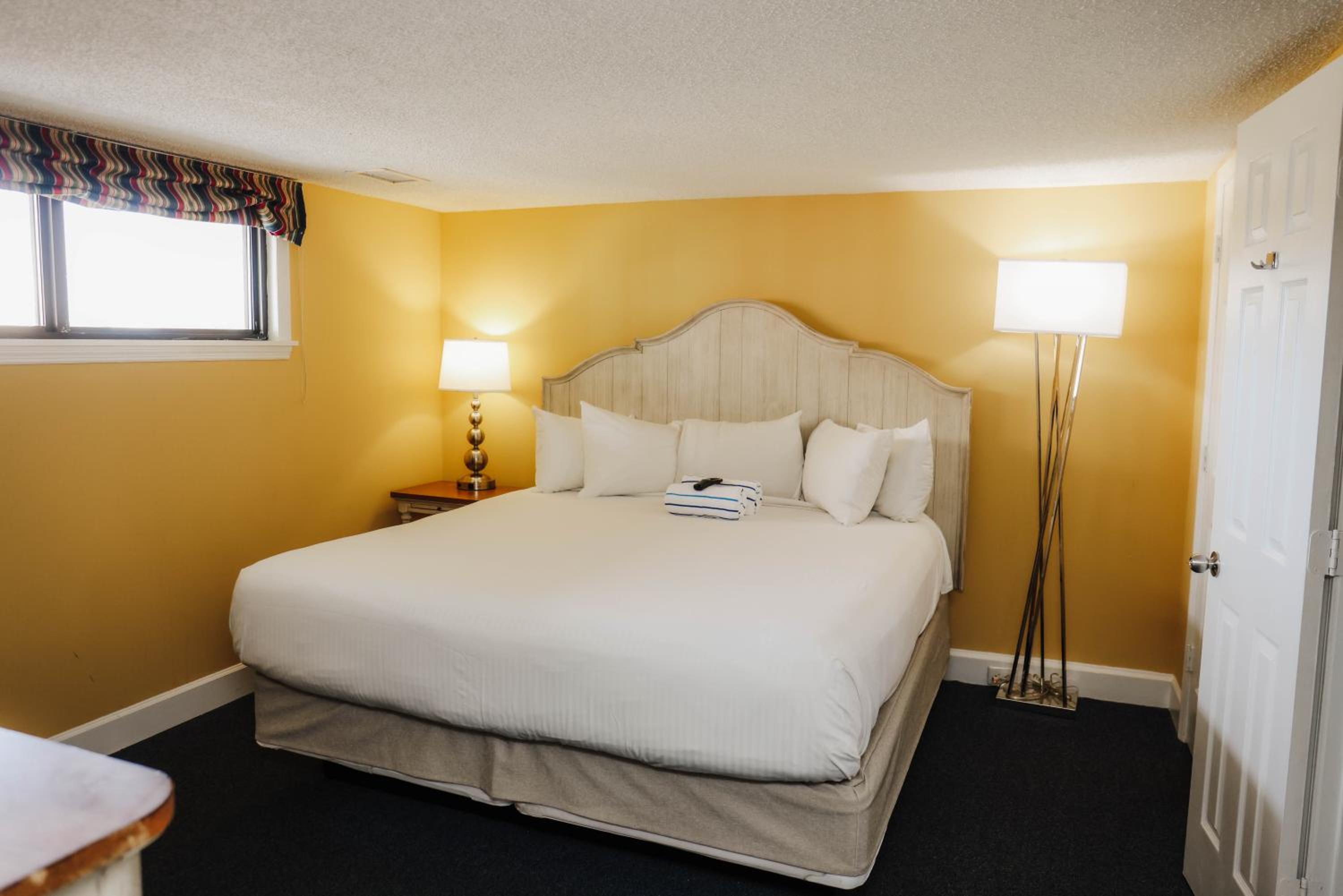 Two-Bedroom Suite with Two Queen Beds - Oceanfront/Non-Smoking, photo 6