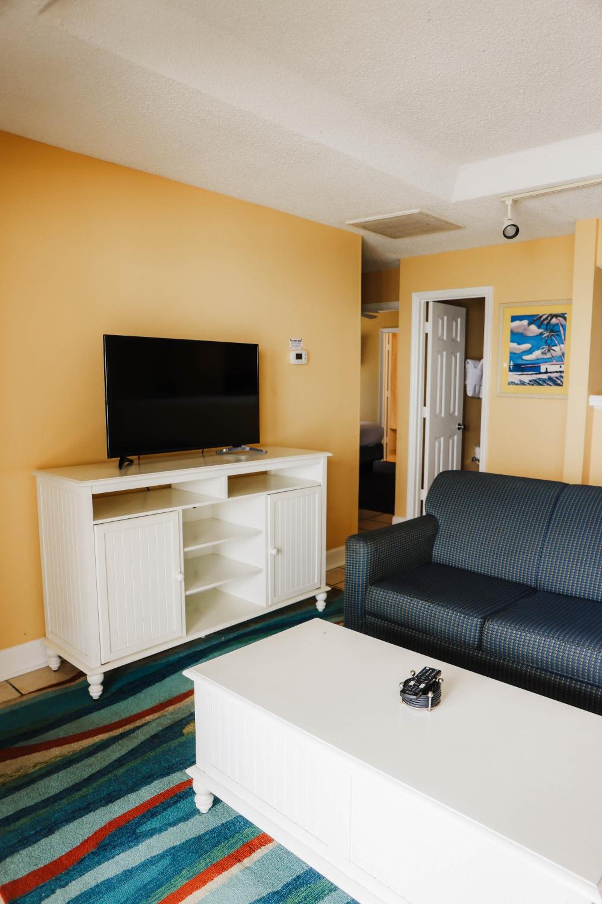 Deluxe Three-Bedroom Apartment Non-Smoking