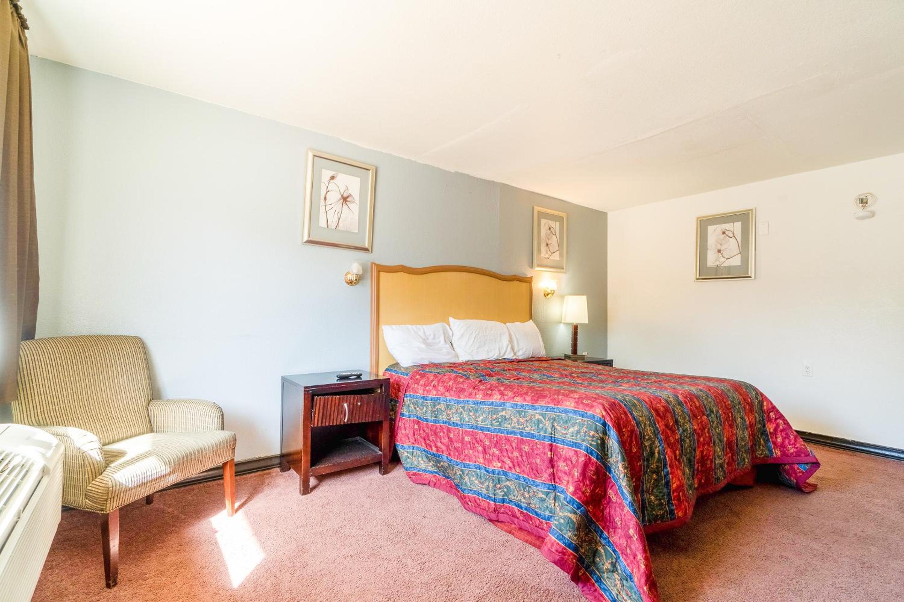1 King Bed & 1 Full Bed - Photo 4
