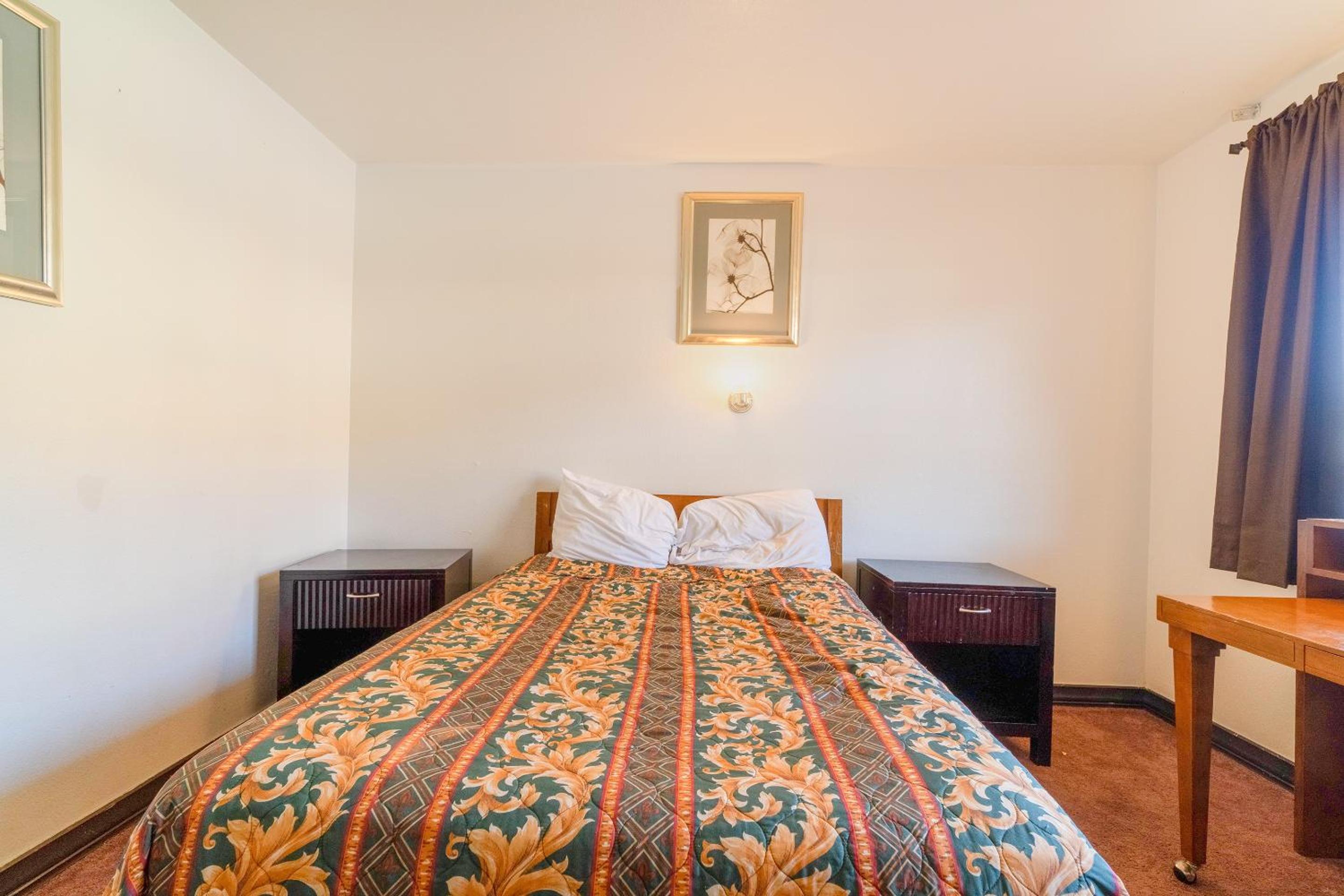 1 King Bed & 1 Full Bed - Photo 2