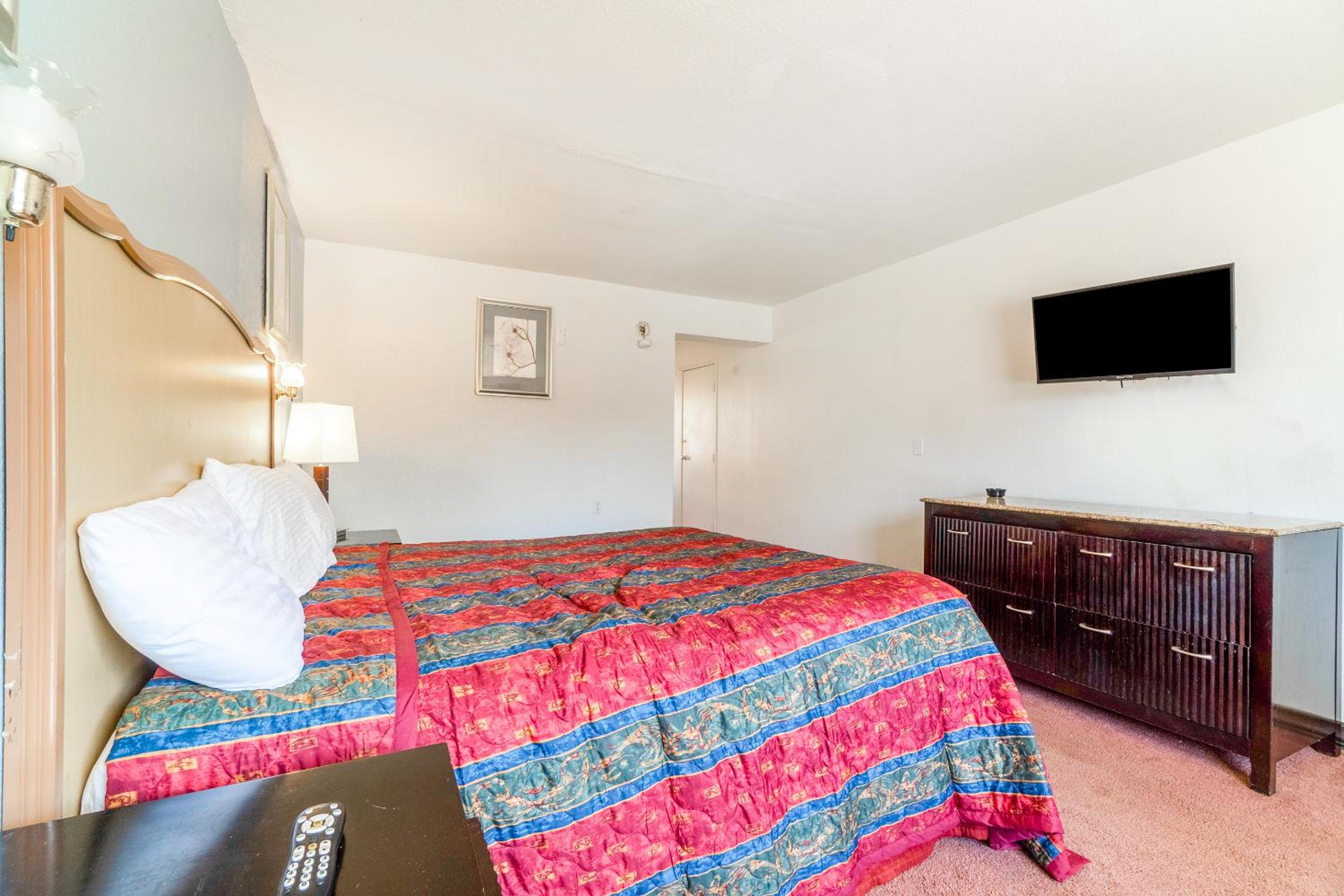 1 King Bed & 1 Full Bed - Photo 6