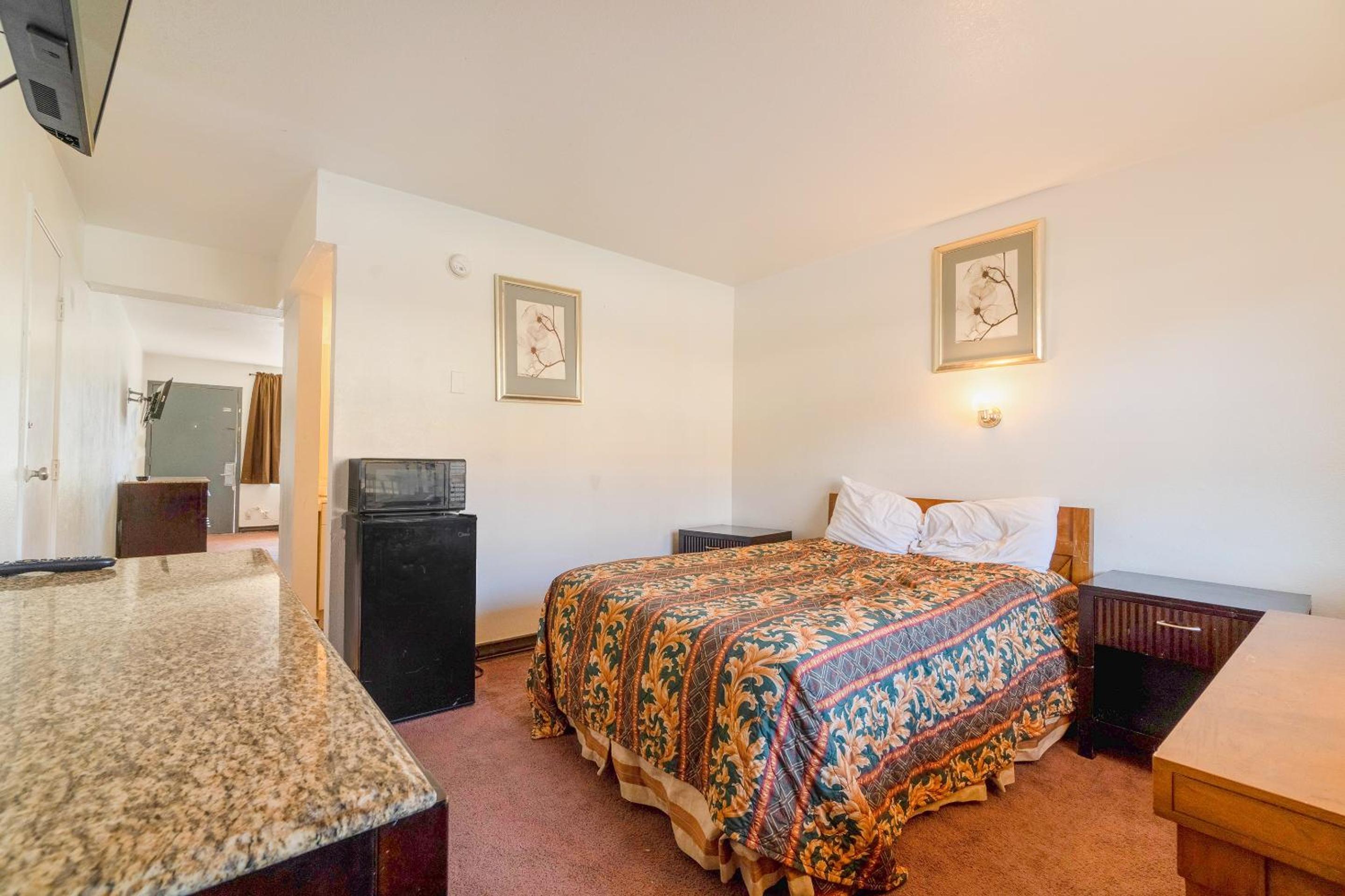 1 King Bed & 1 Full Bed - Photo 5