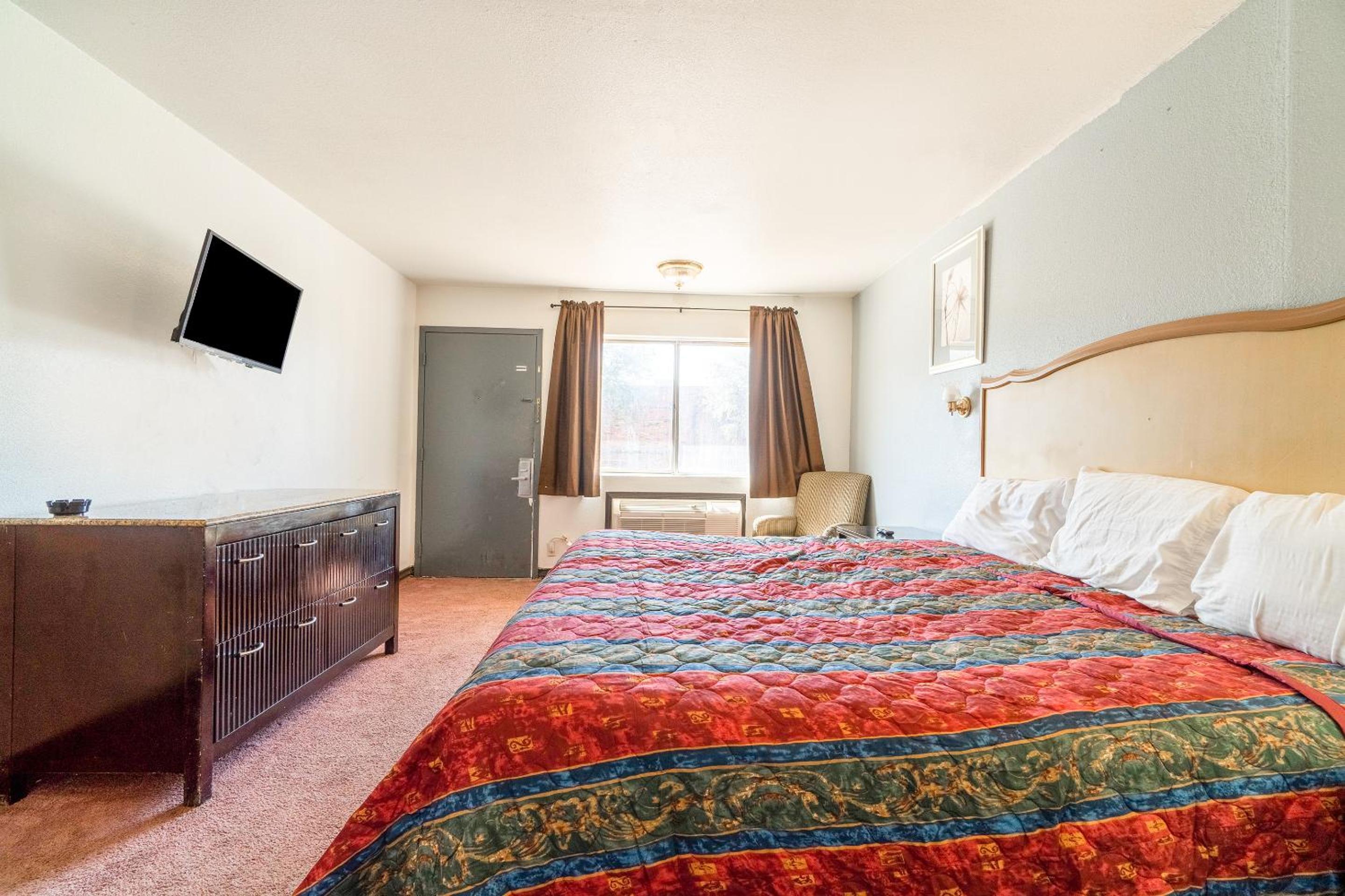 1 King Bed & 1 Full Bed - Photo 8