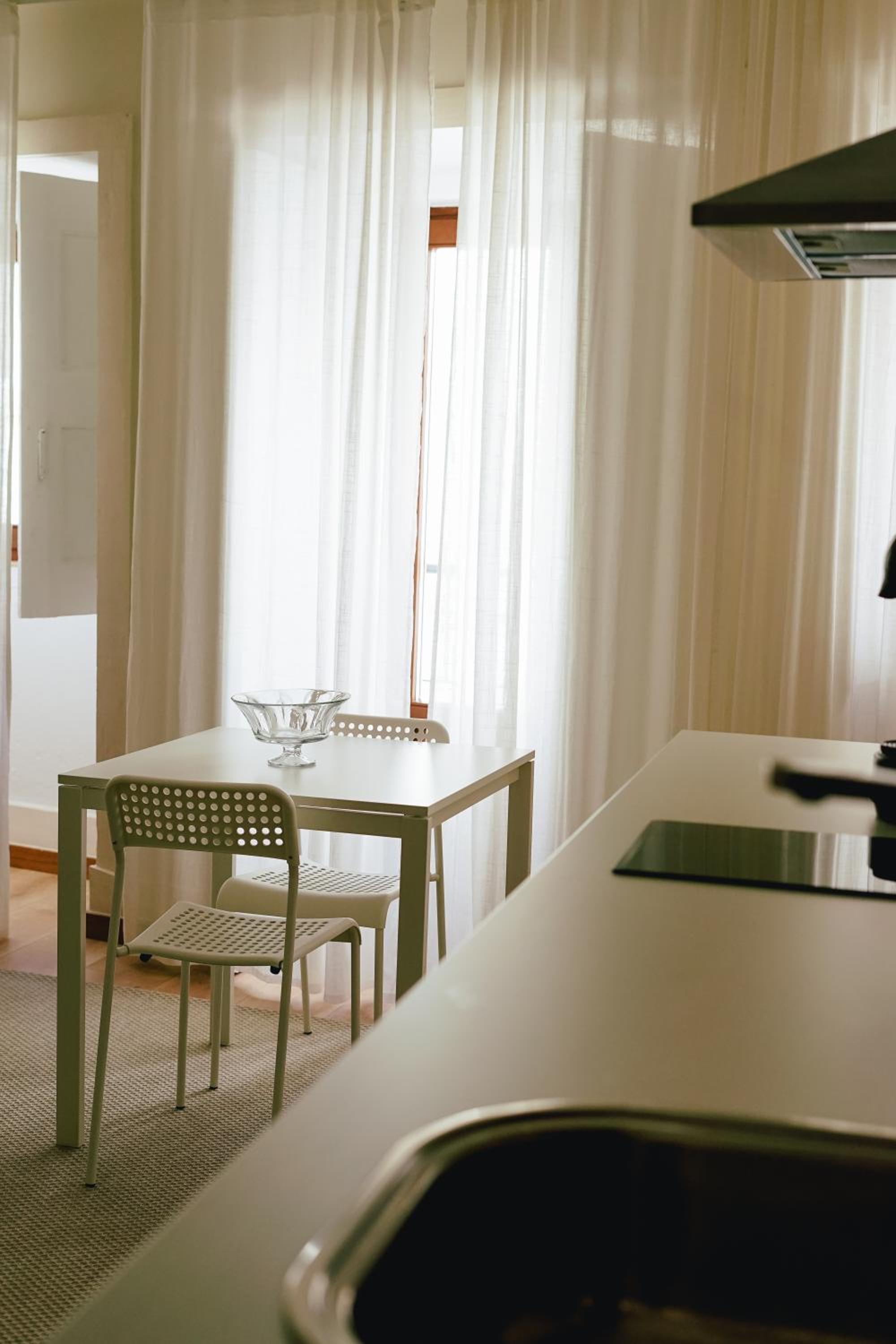 One-Bedroom Apartment with City View photo 2