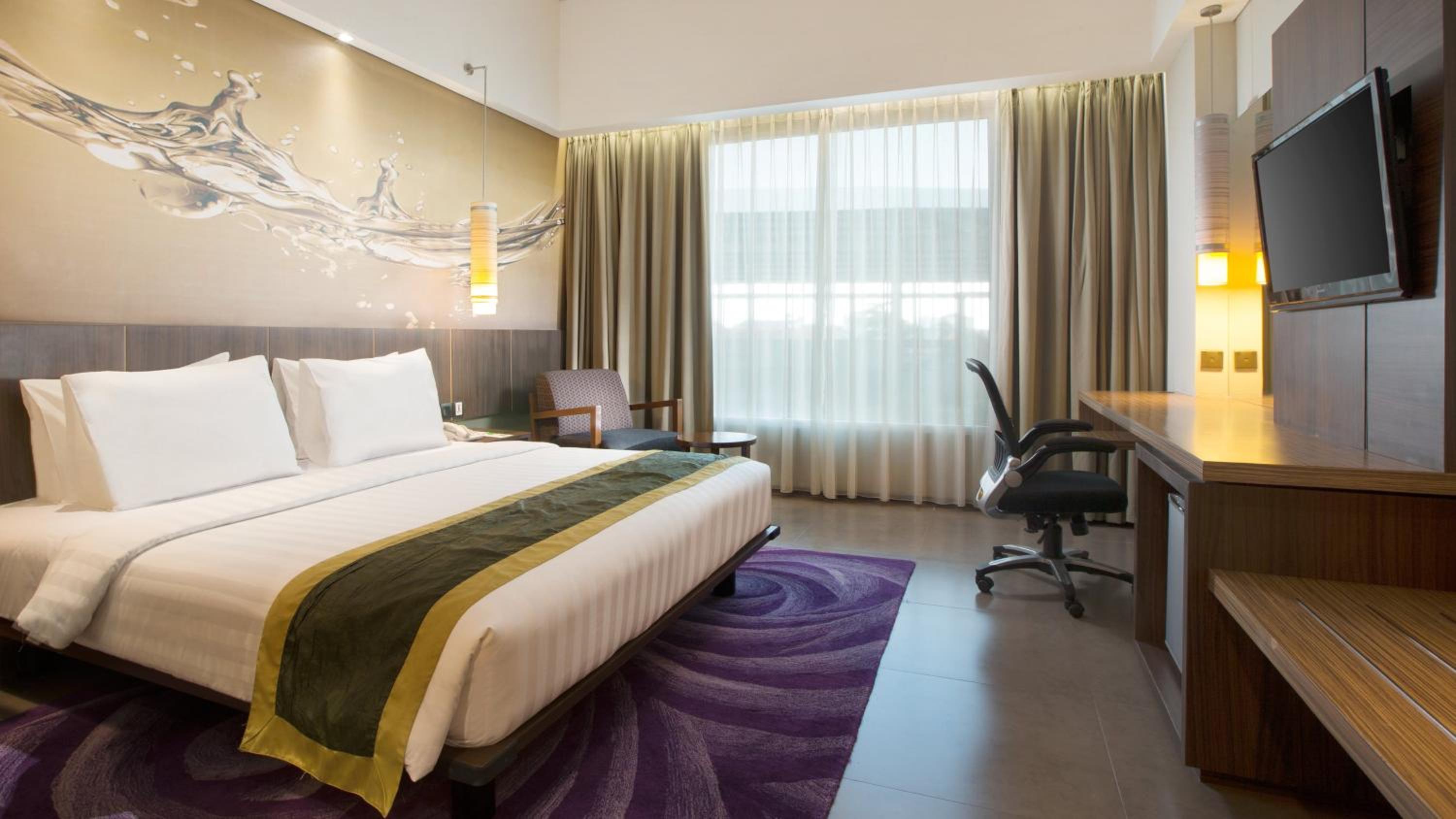Premium King Room - Photo 3