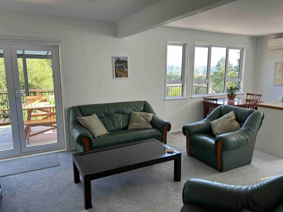 Three-Bedroom Apartment photo 2