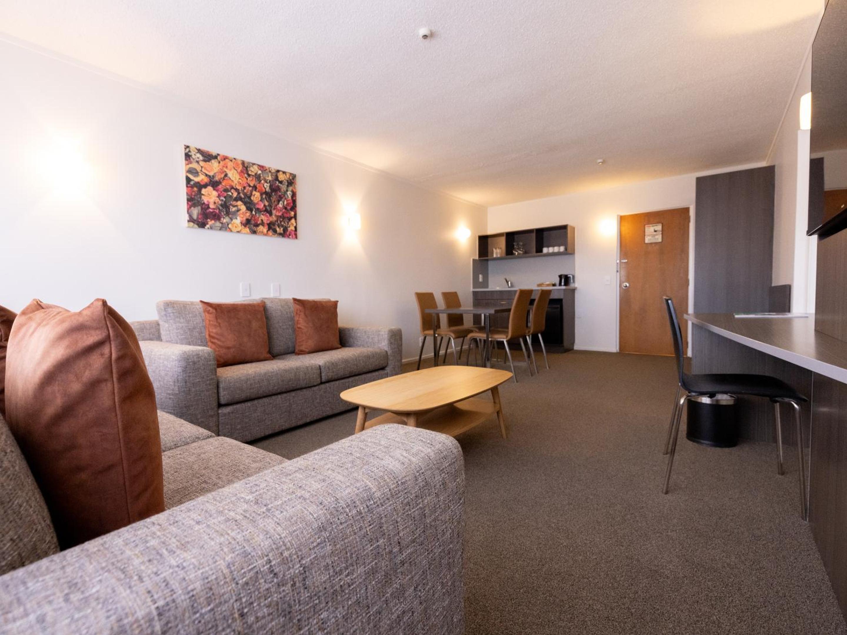 Premium King with Lounge