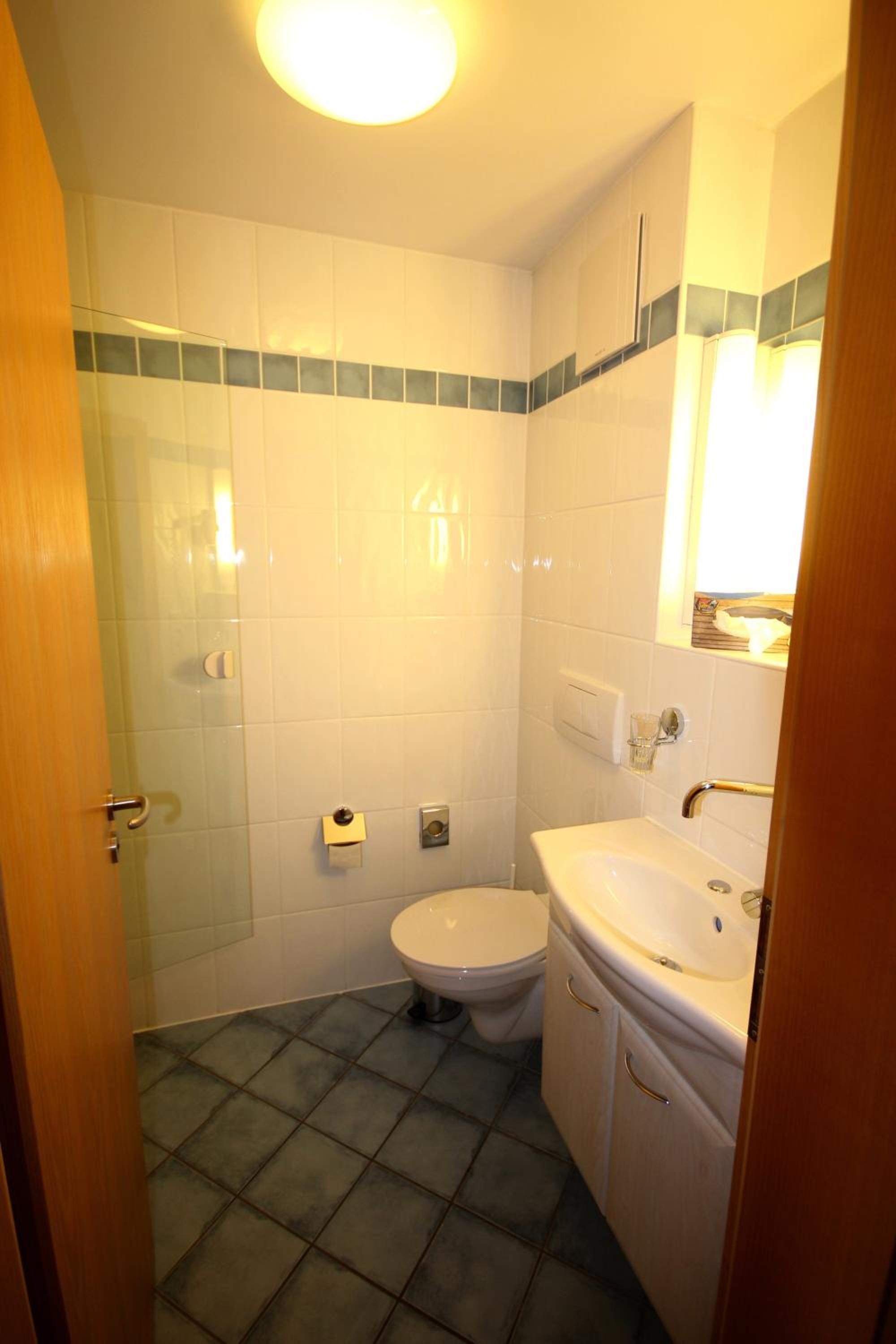 Family Room - Photo 6