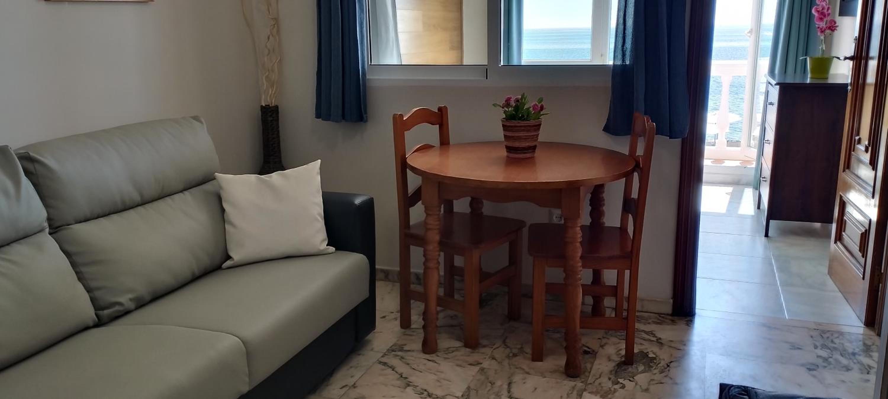 Apartamento de una habitación con vista al mar (1-3 adultos)