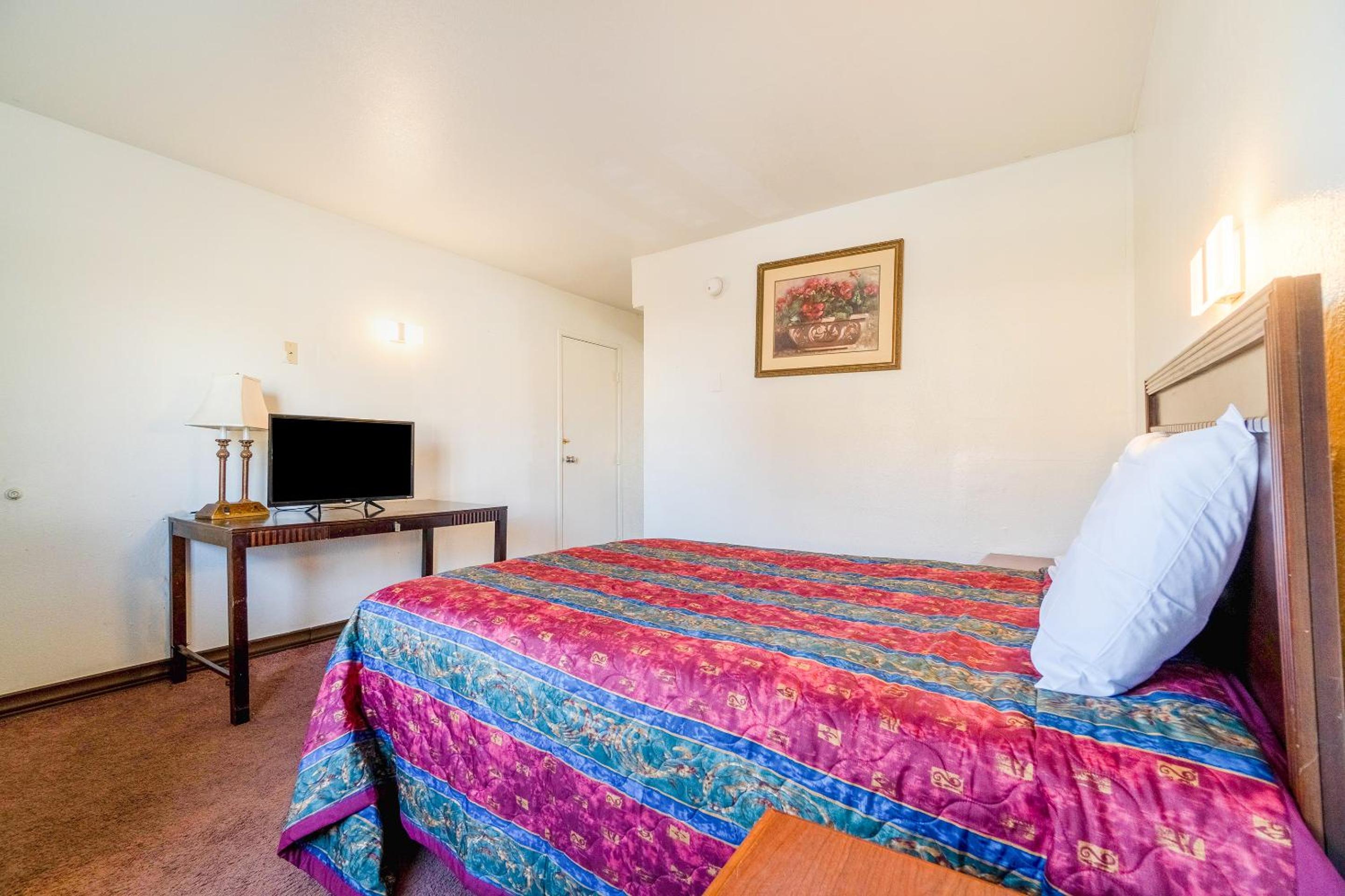 1 King Bed & 1 Queen Bed - Photo 6