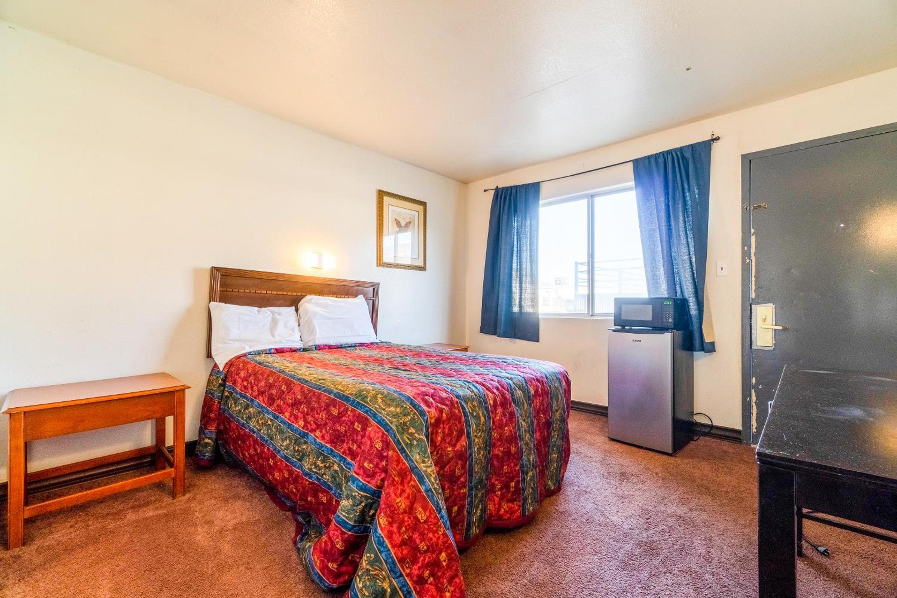 1 King Bed & 1 Queen Bed - Photo 8