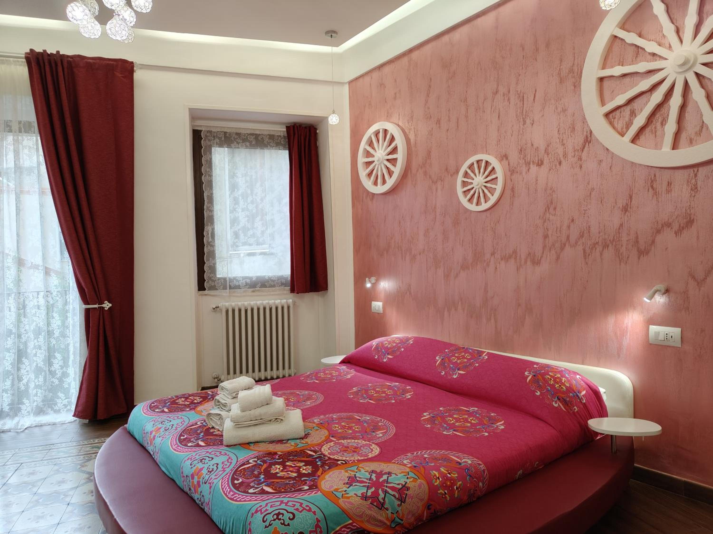 King Suite with Spa Bath - Photo 1