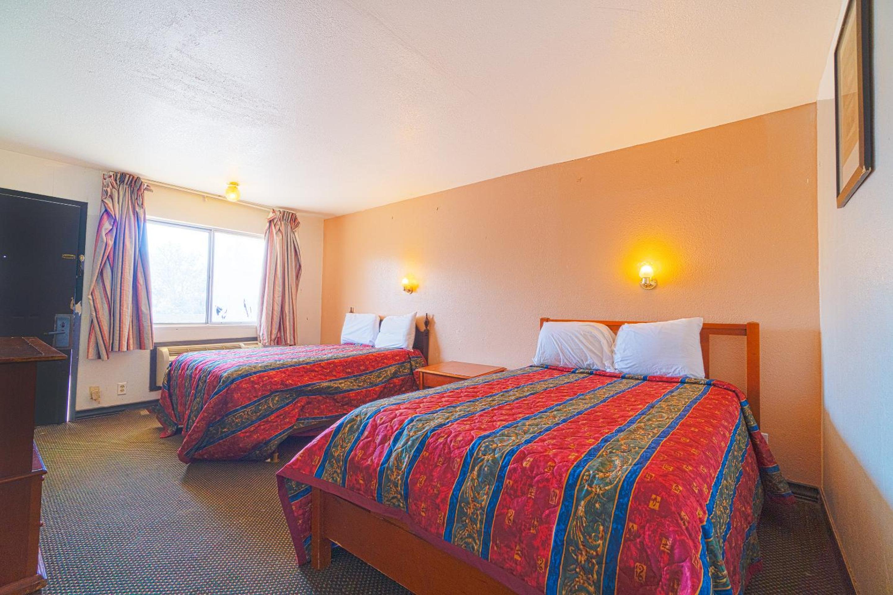 4 Full Beds - Photo 12