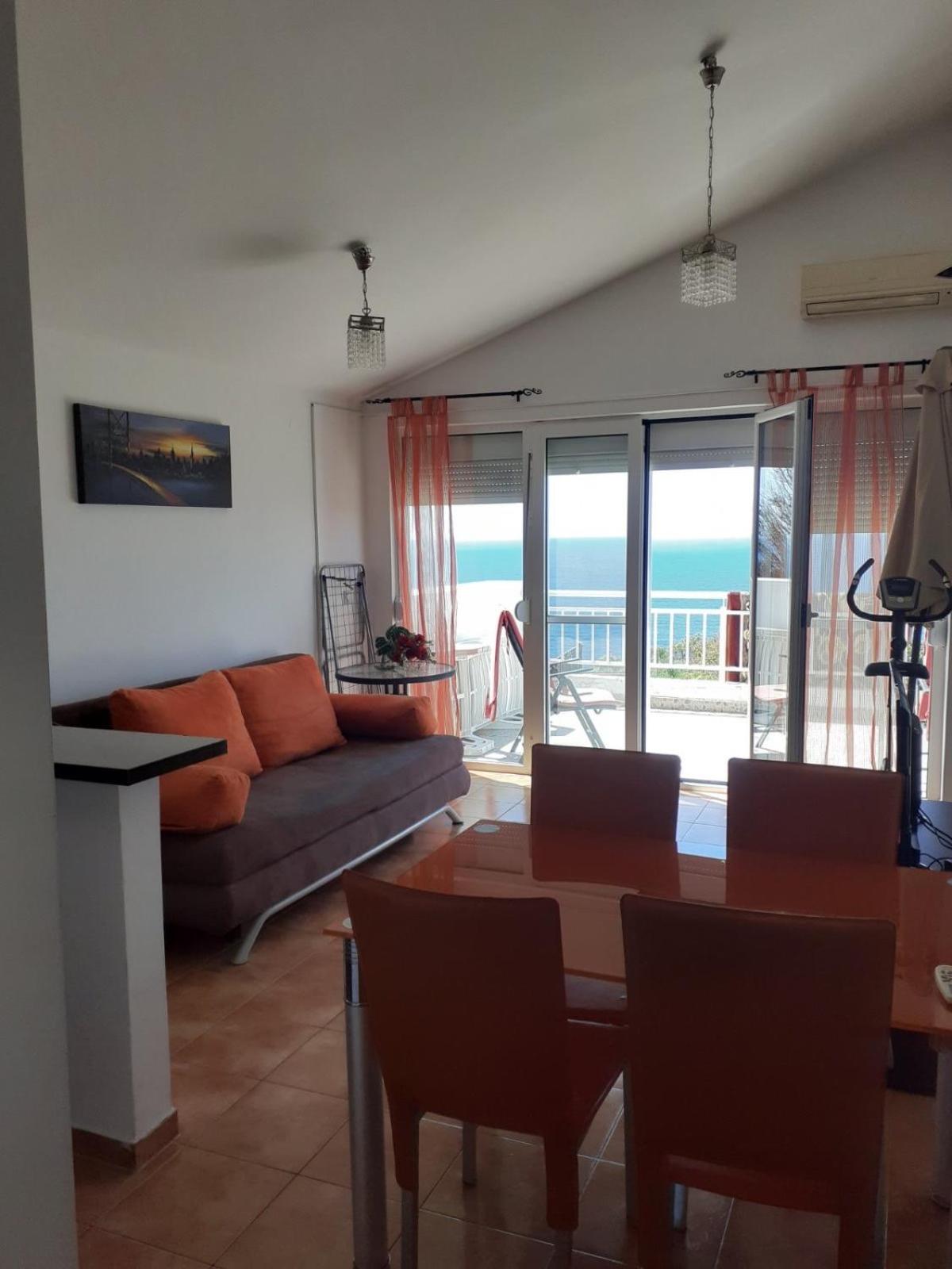Superior One-Bedroom Apartment with Sea View