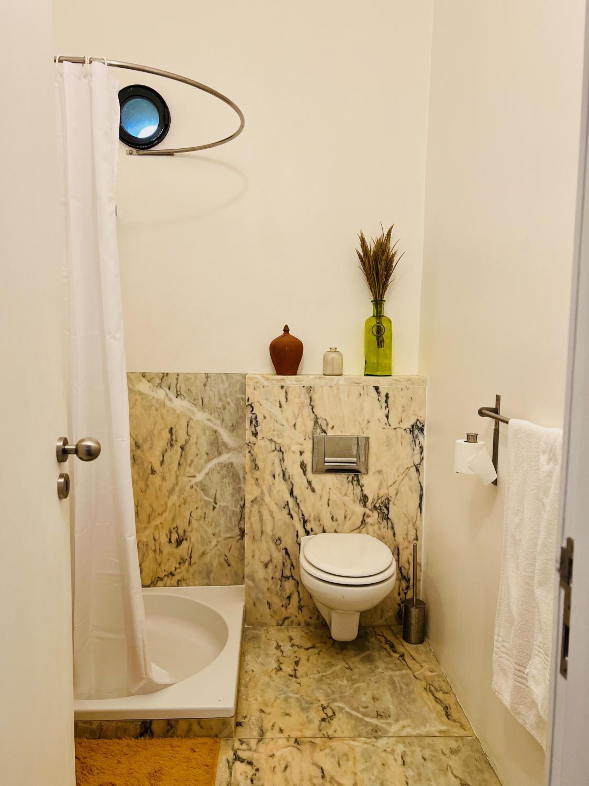 Villa - Photo 2