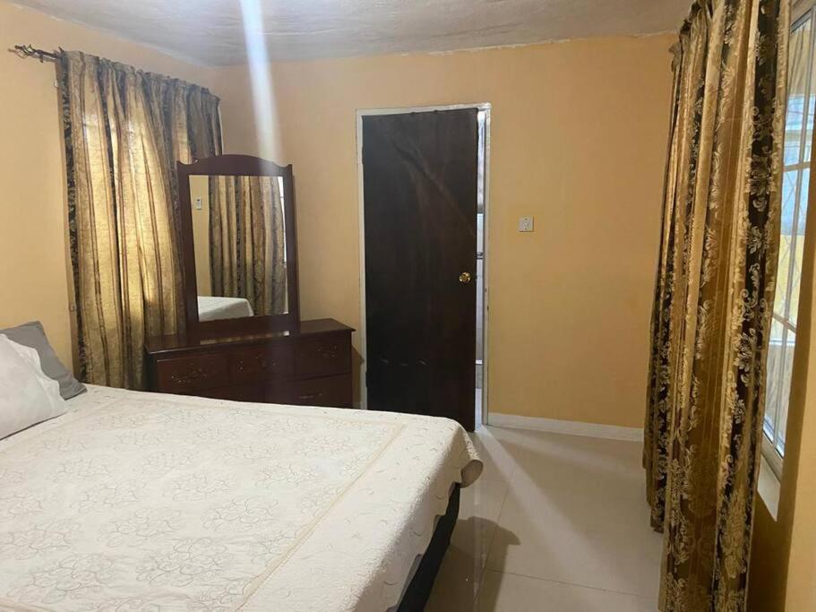 Two-Bedroom House photo 2