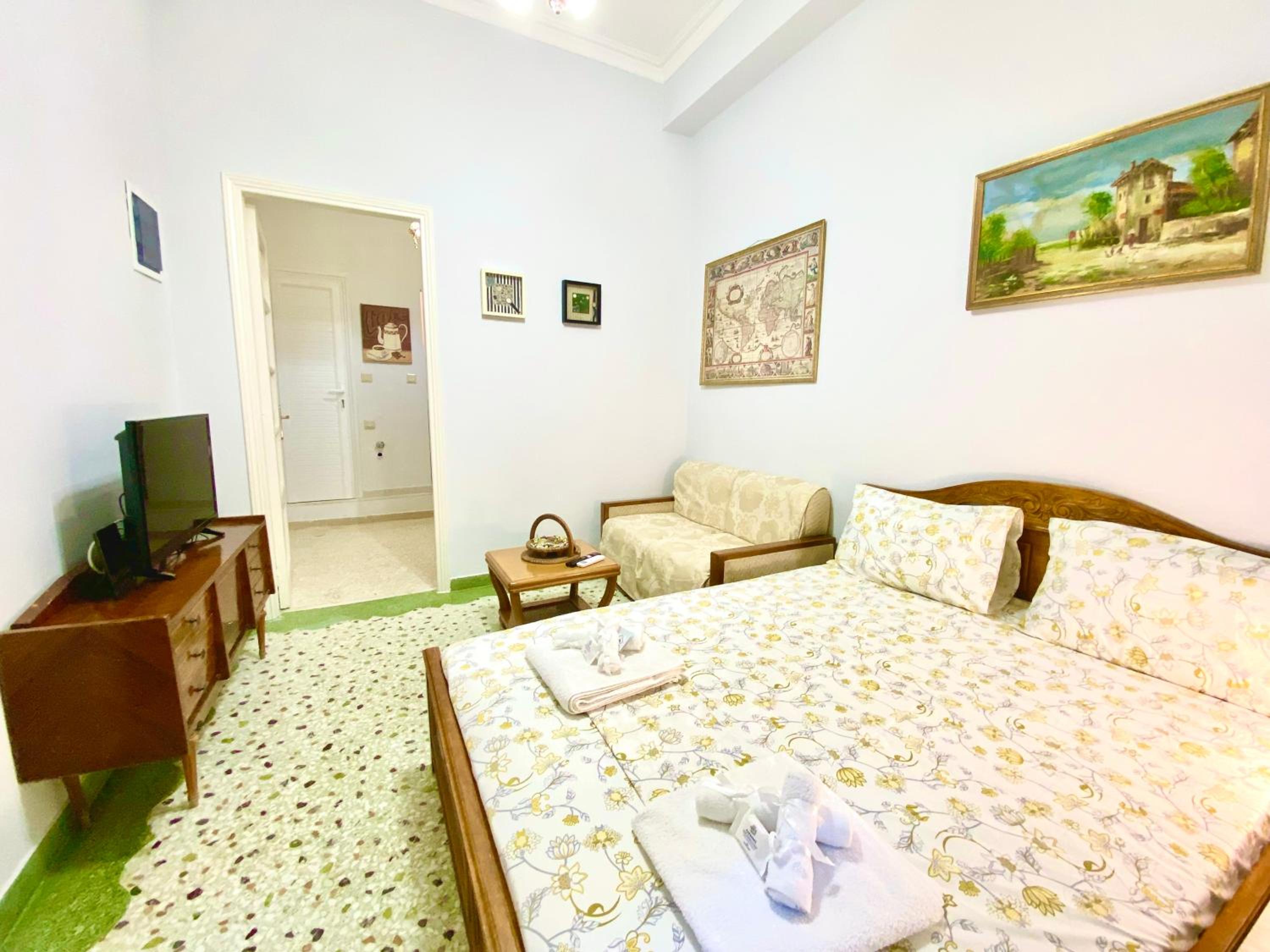 One-Bedroom Apartment