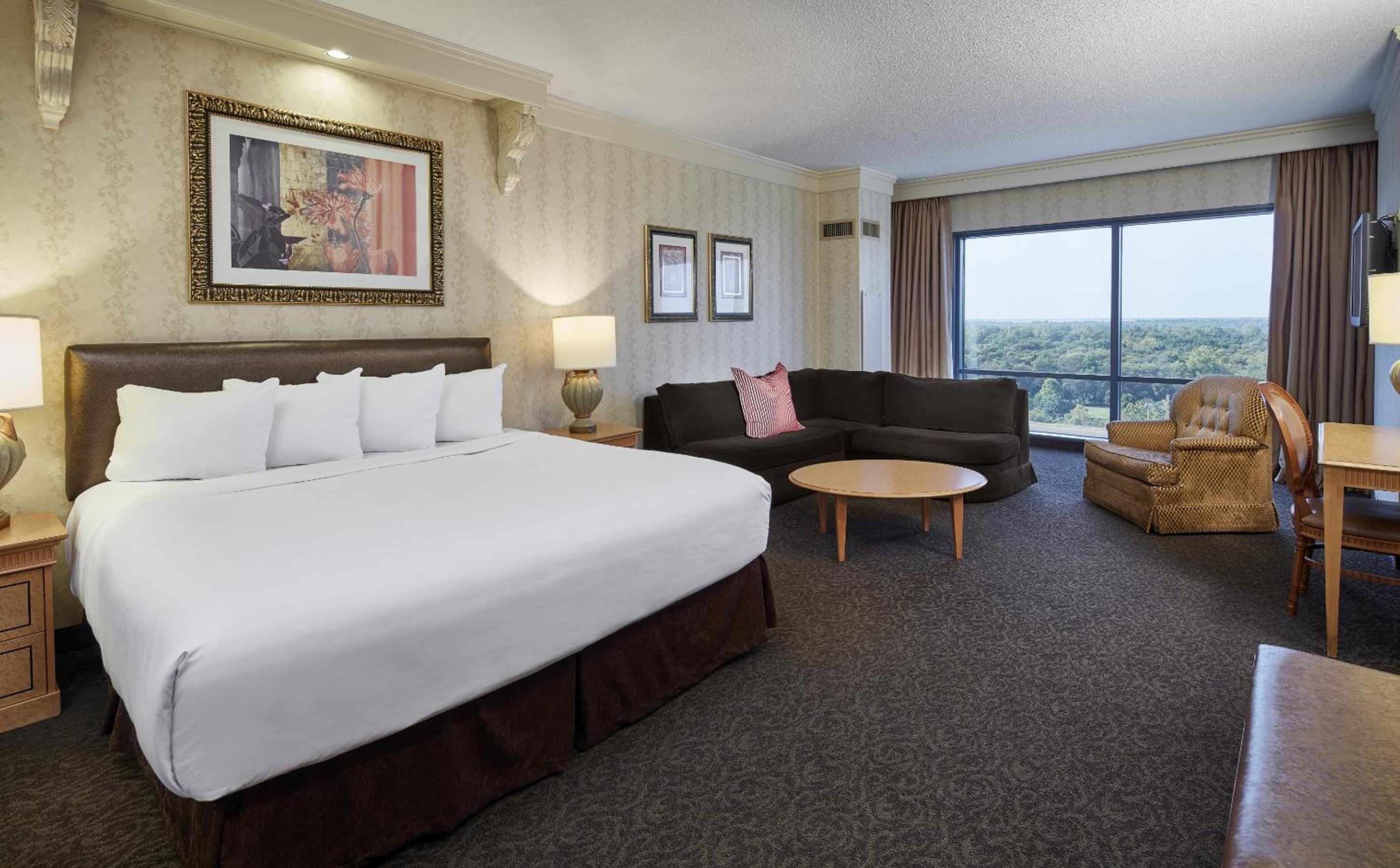 Premium King Room - Non- Smoking - Photo 1