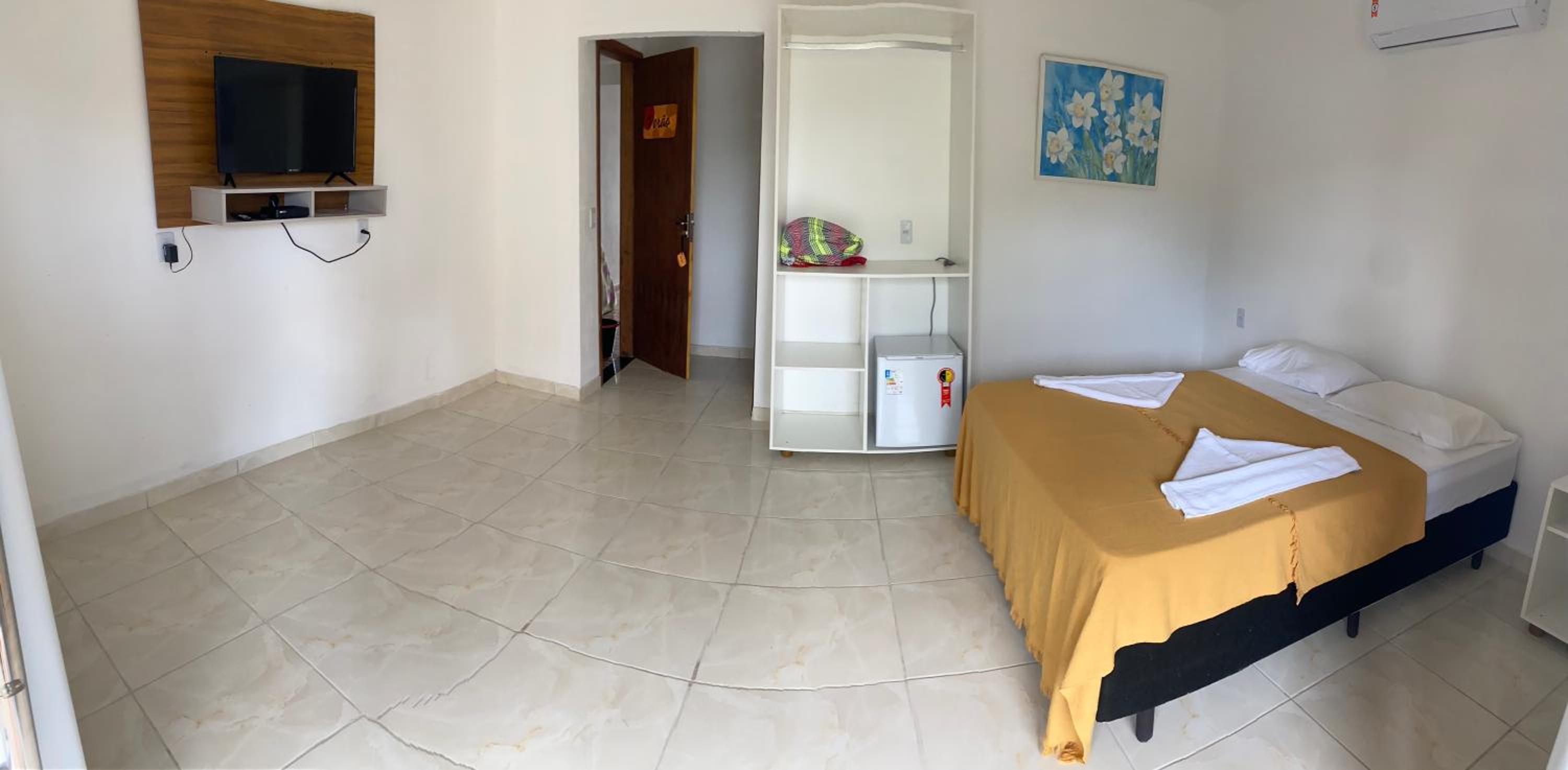 One-Bedroom Apartment photo 1