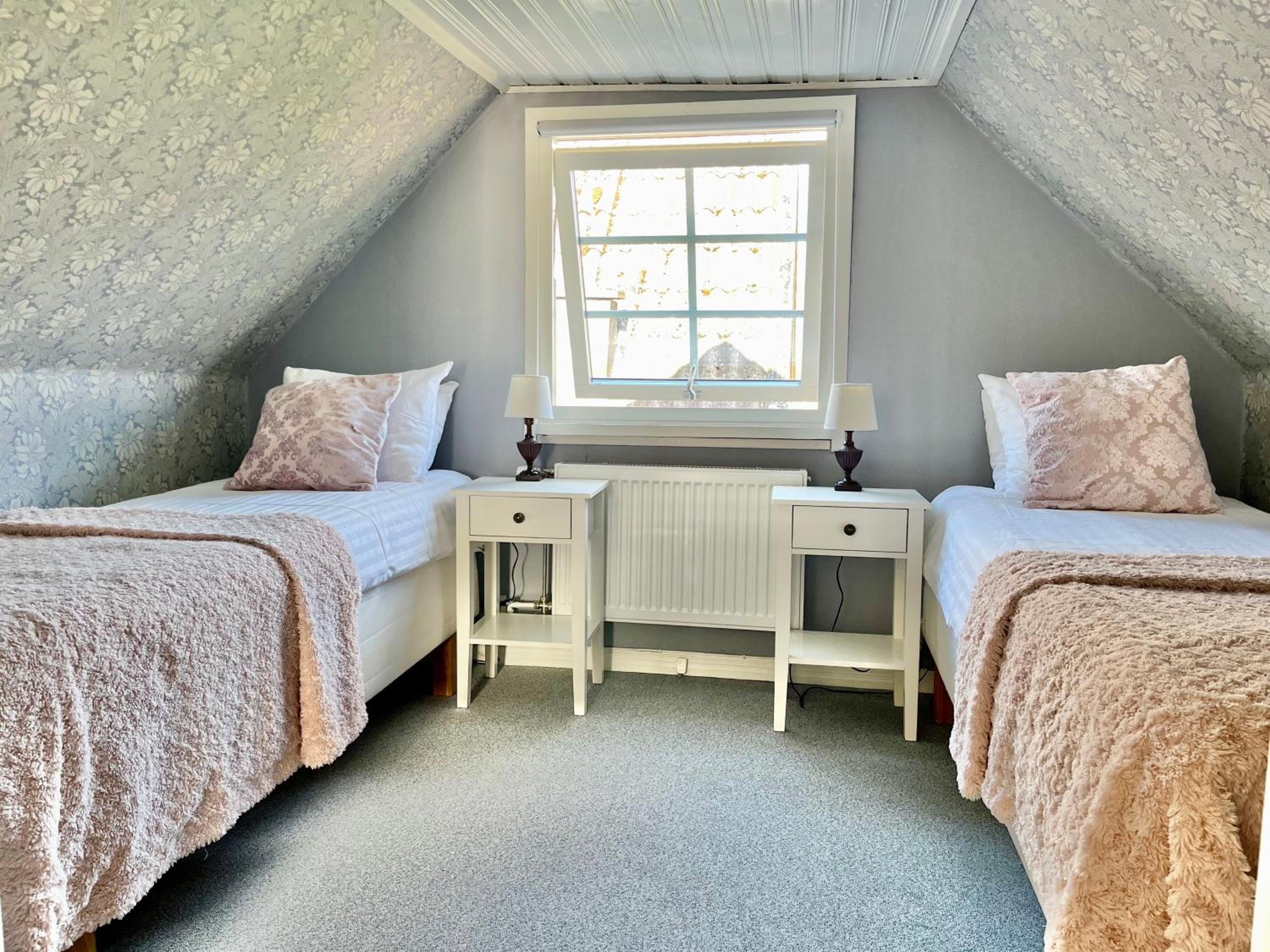 Two-Bedroom House - Photo 5