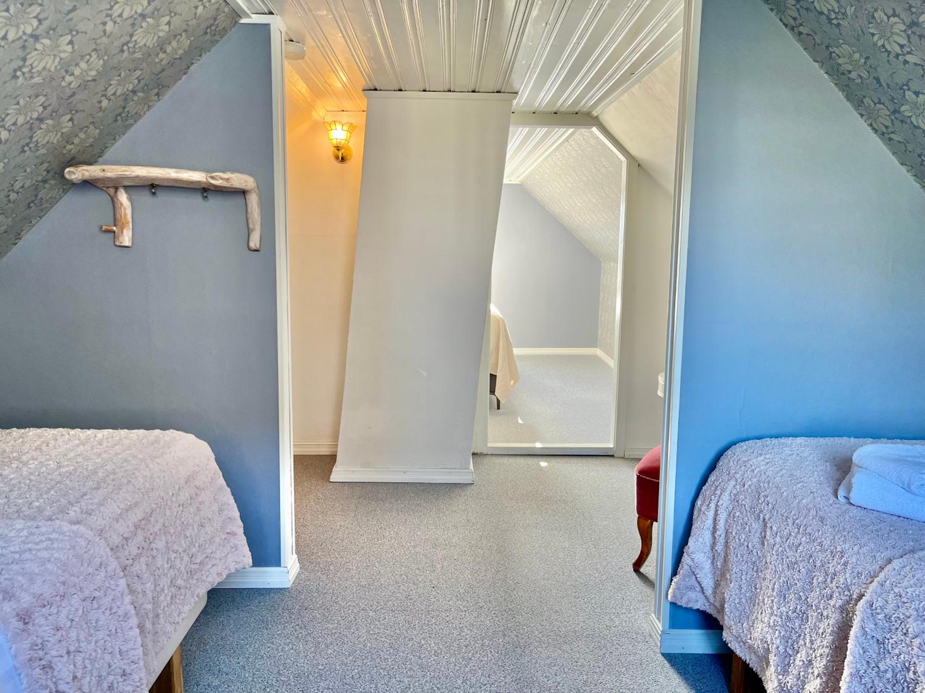 Two-Bedroom House - Photo 11