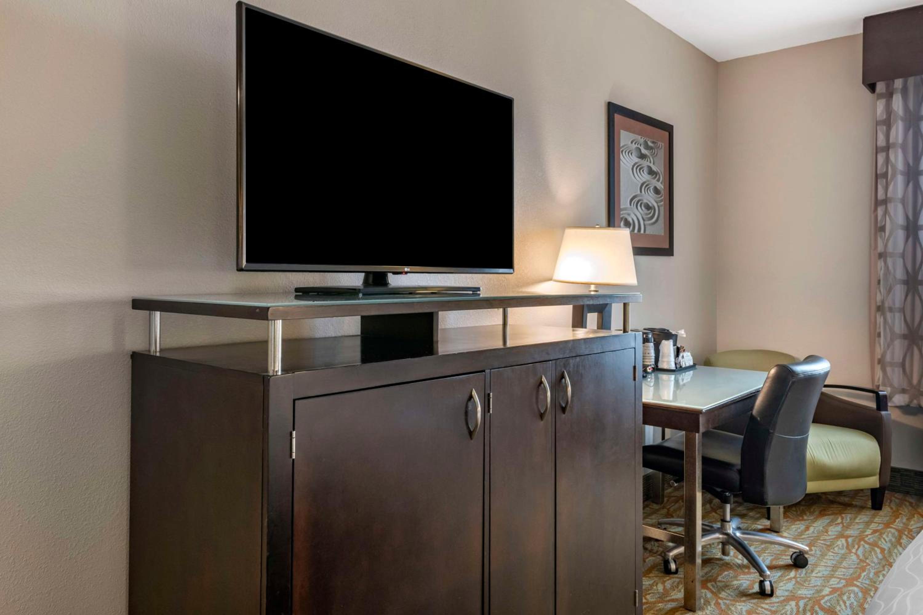 Standard King Room - Photo 2
