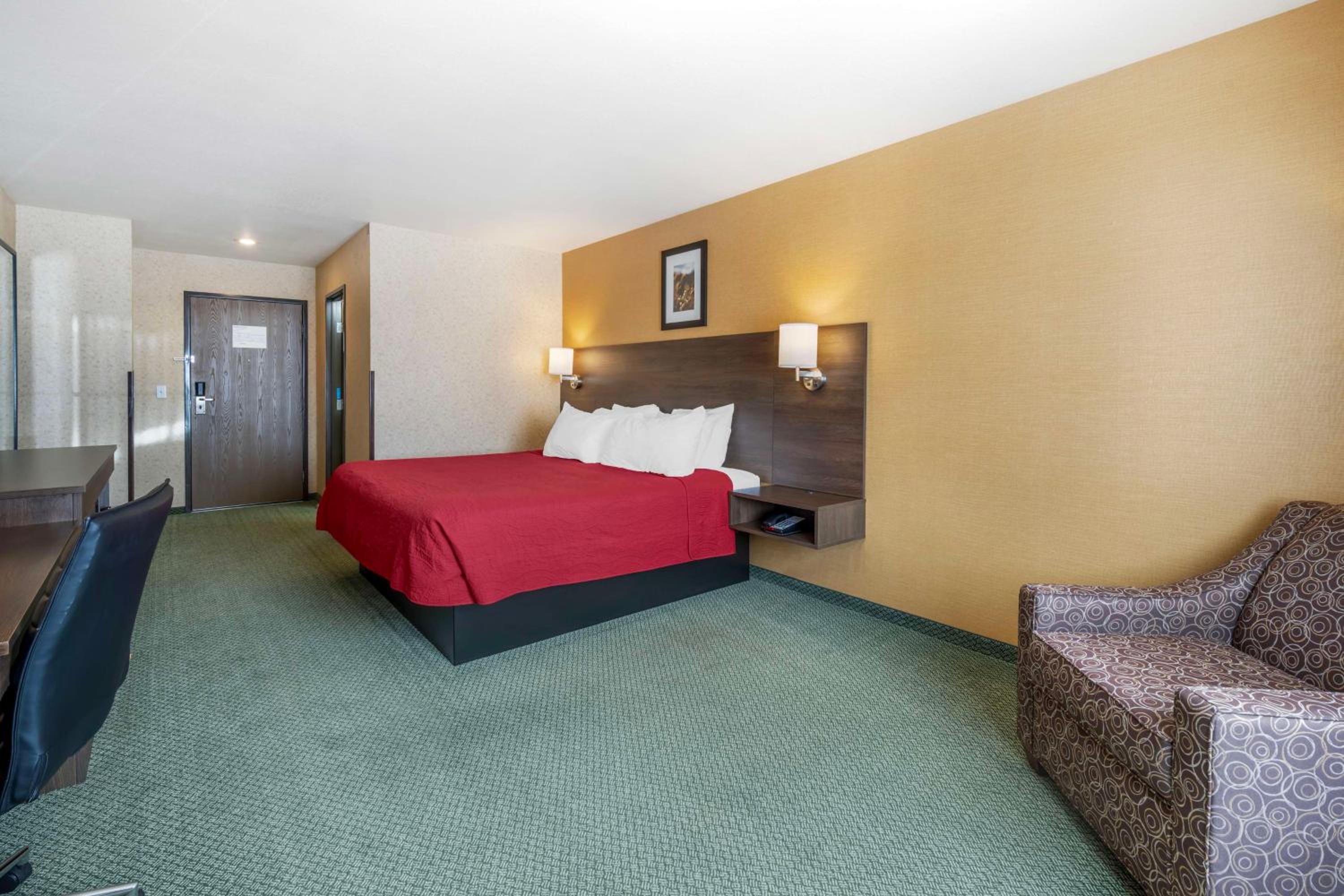 King Room with Roll-in Shower - Disability Access/Non-Smoking photo 2