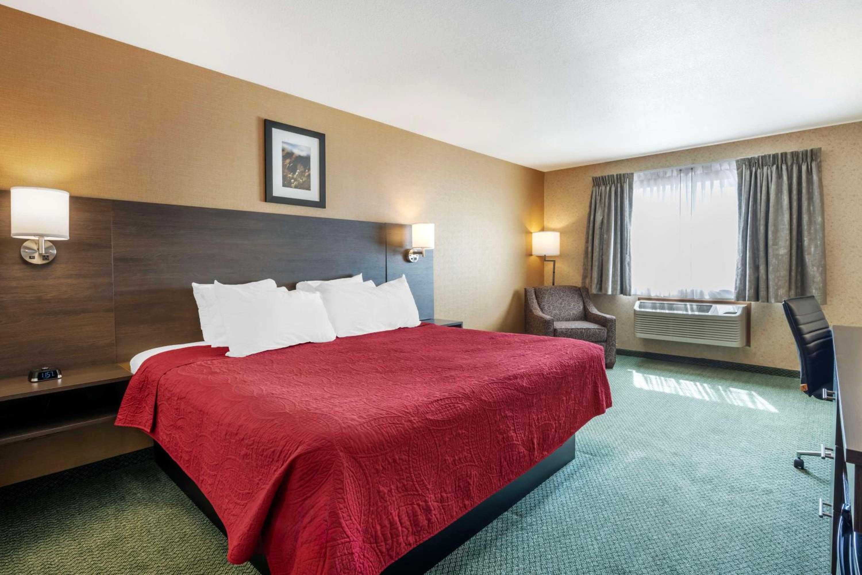 King Room with Roll-in Shower - Disability Access/Non-Smoking photo 3