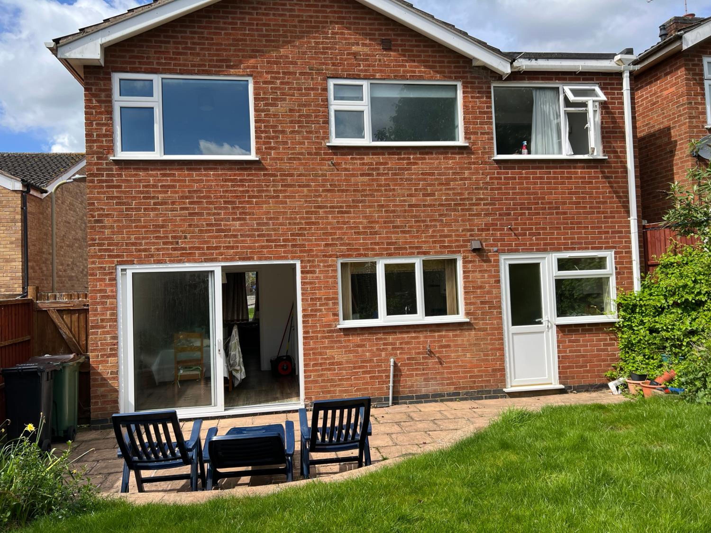 Four-Bedroom House photo 2