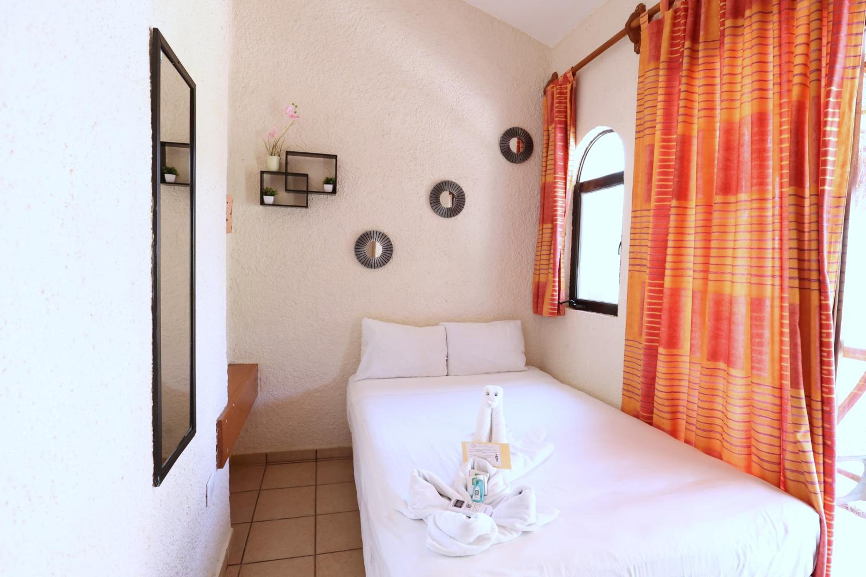 Caribbean Room with Terrace shared bathroom