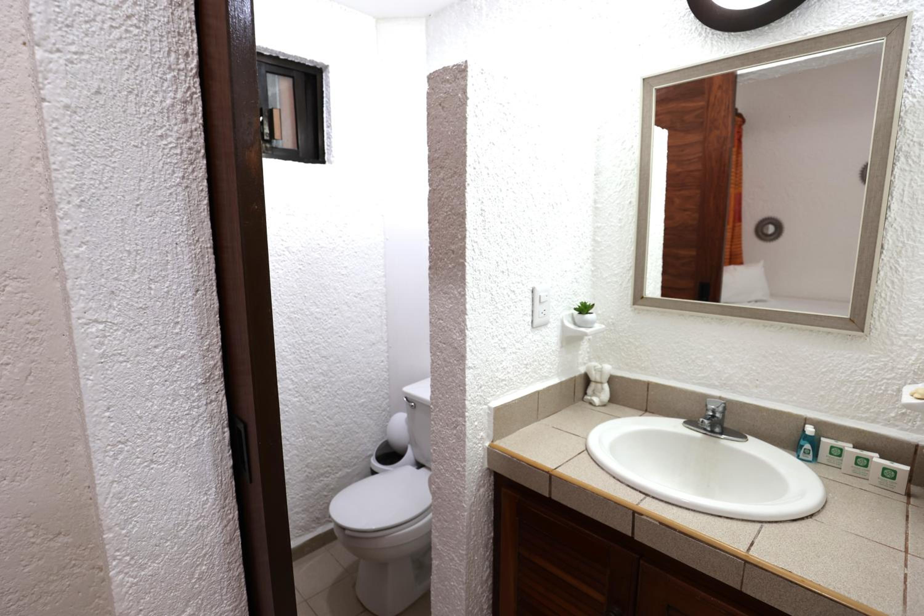 Coba Room with Balcony and Private Bathroom - Photo 3