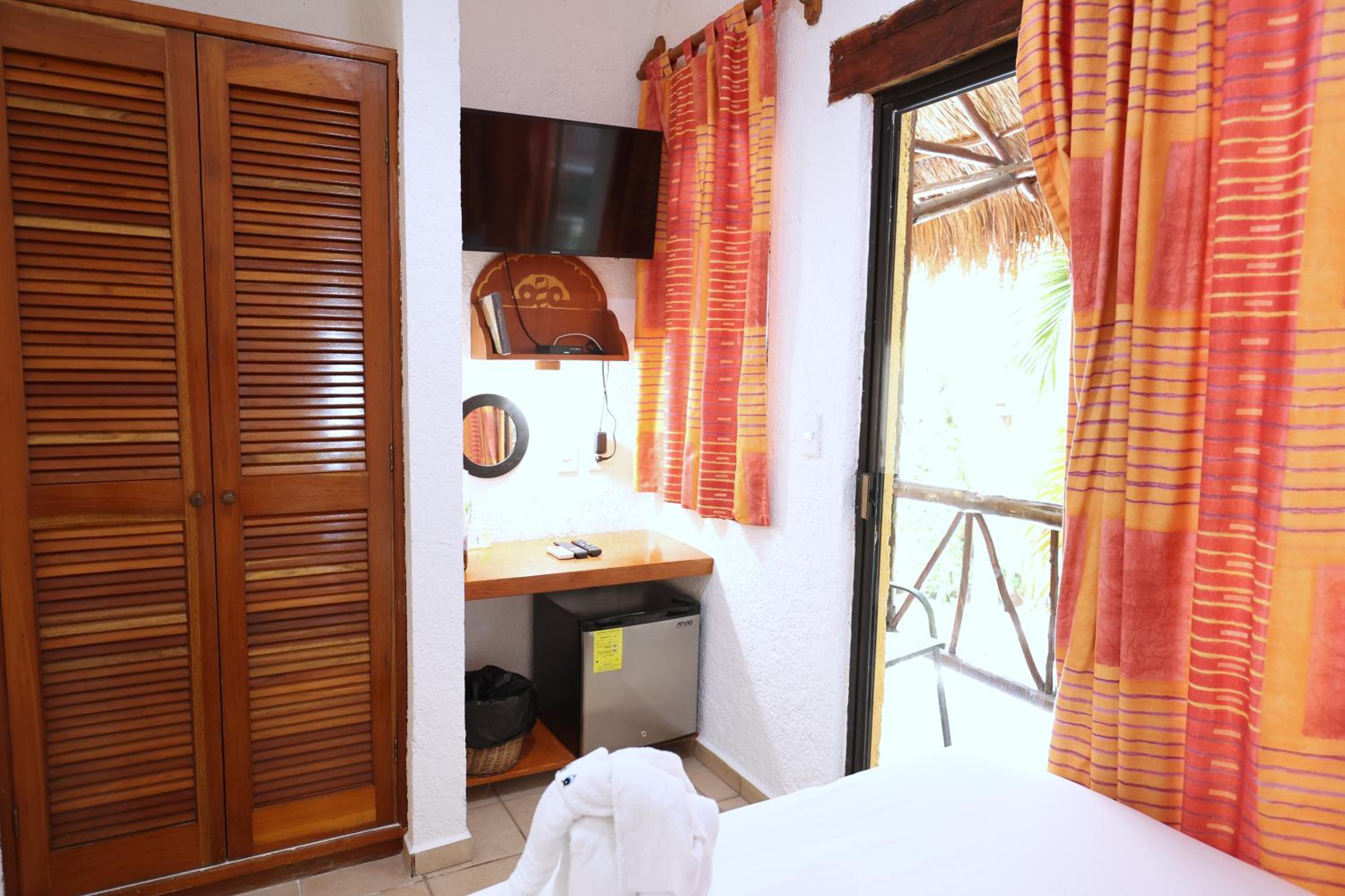 Coba Room with Balcony and Private Bathroom - Photo 1