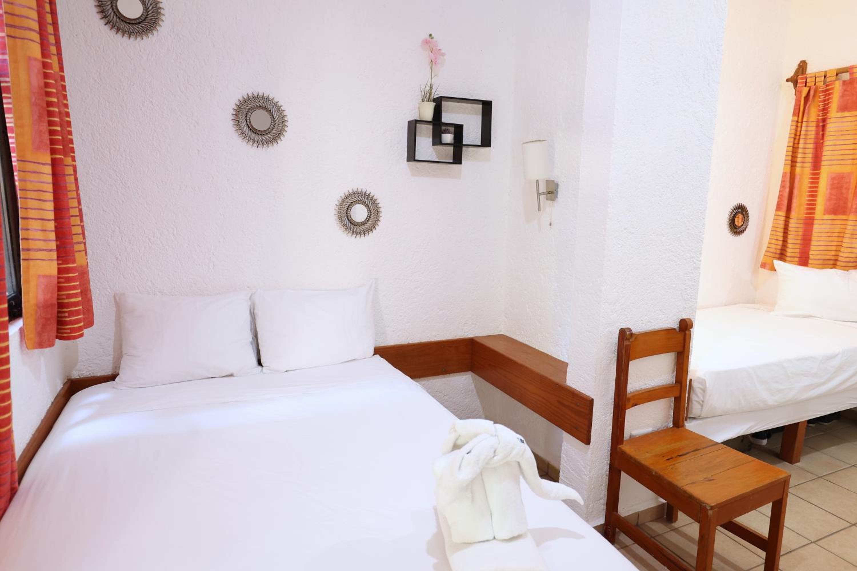 Coba Room with Balcony and Private Bathroom - Photo 8