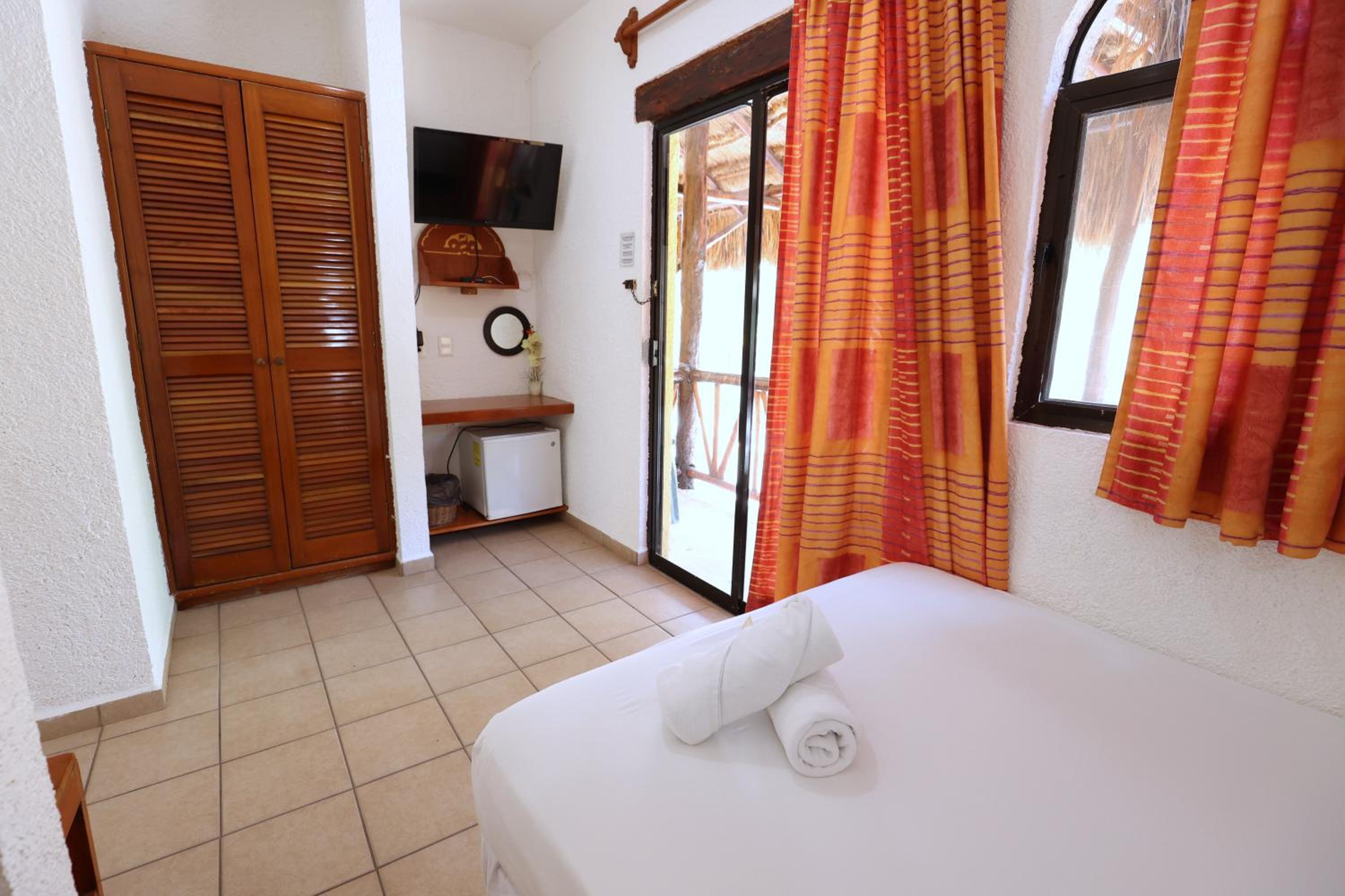 Coba Double Room with Balcony and Private Bathroom