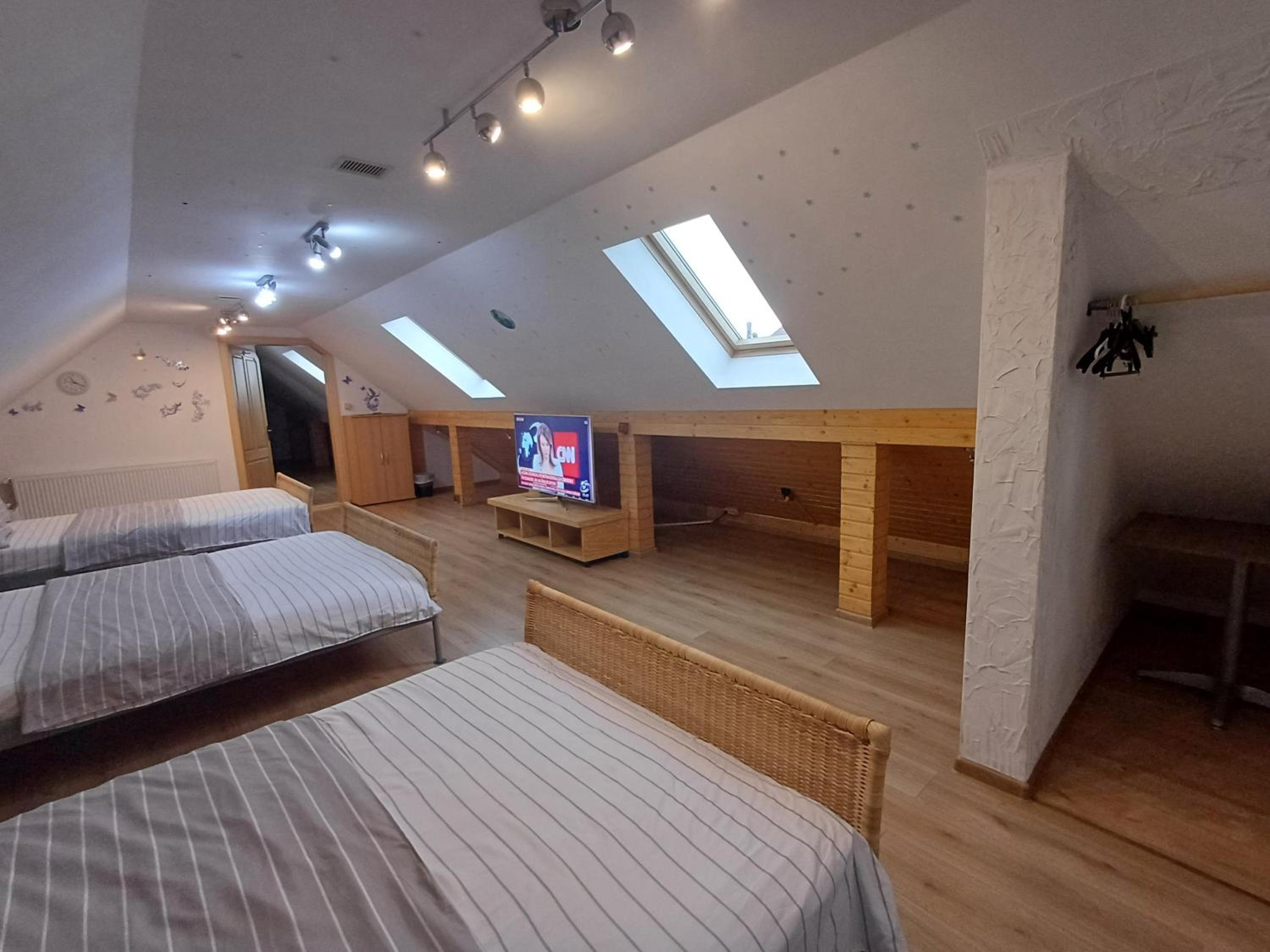 Quadruple Room - Photo 1