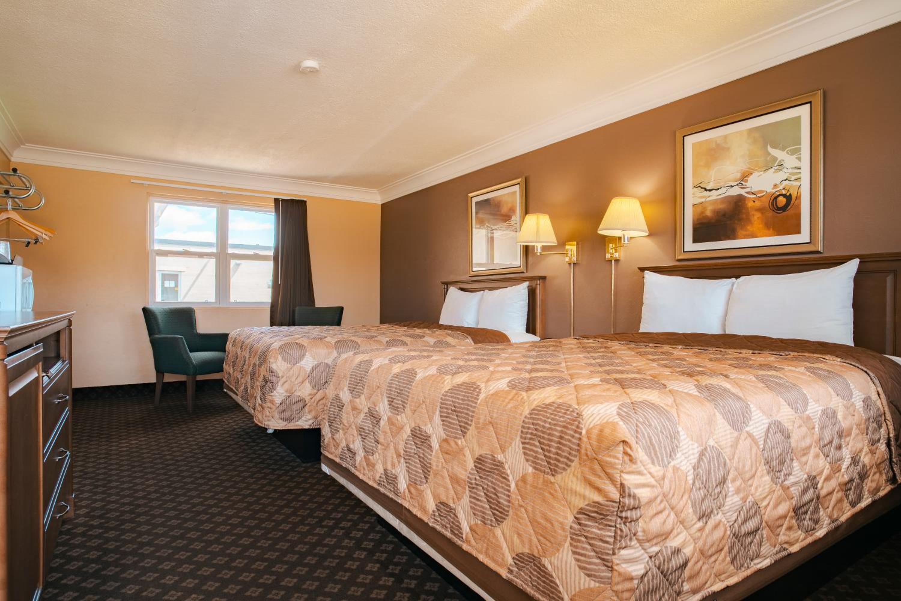 Double Room with Two Double Beds - Photo 7