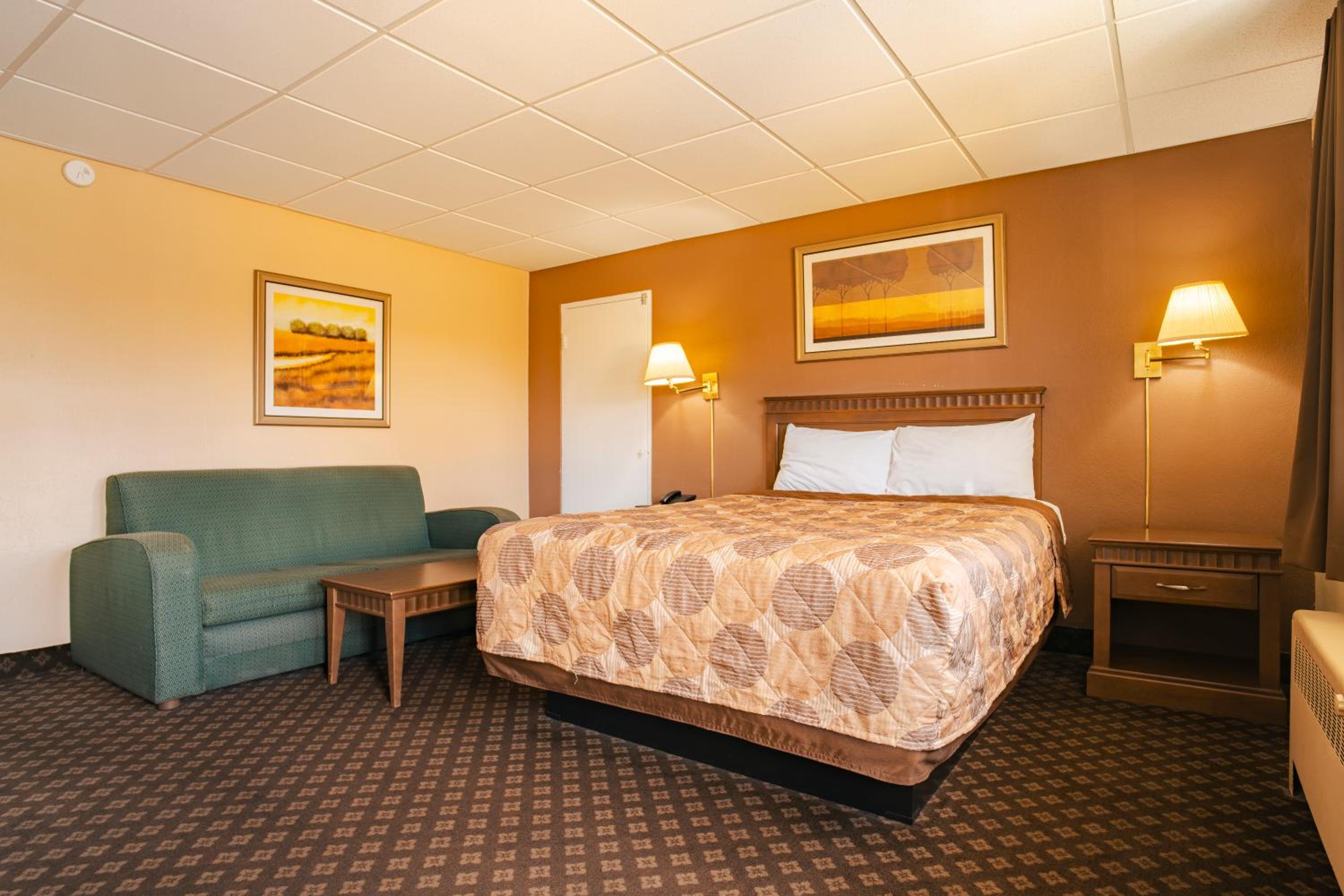 Queen Room - Photo 1
